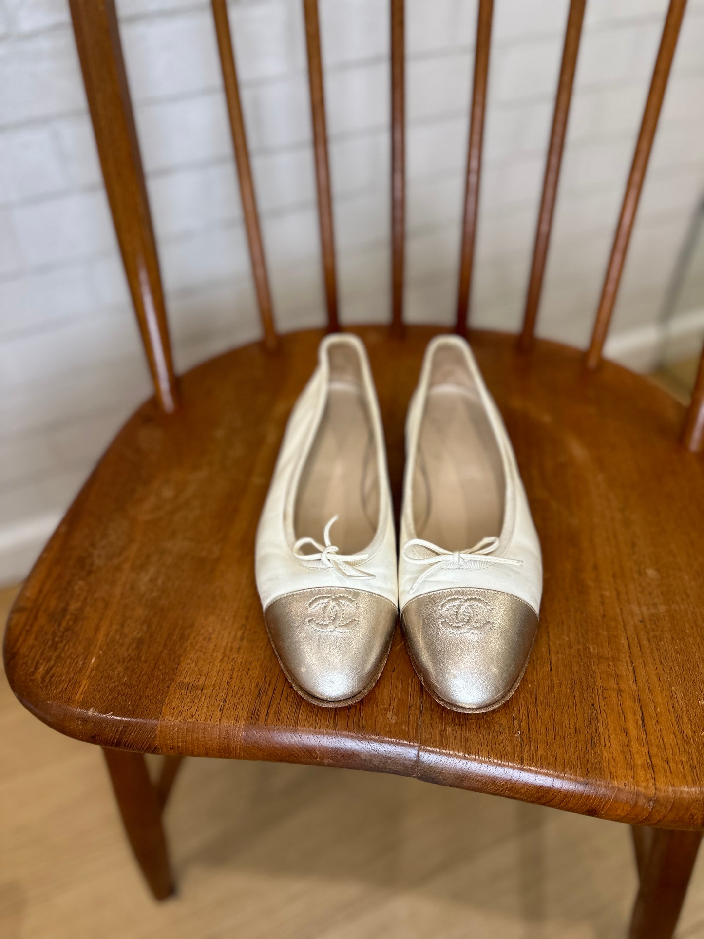 CHANEL ballet flats CC/ US8.5-EU 39