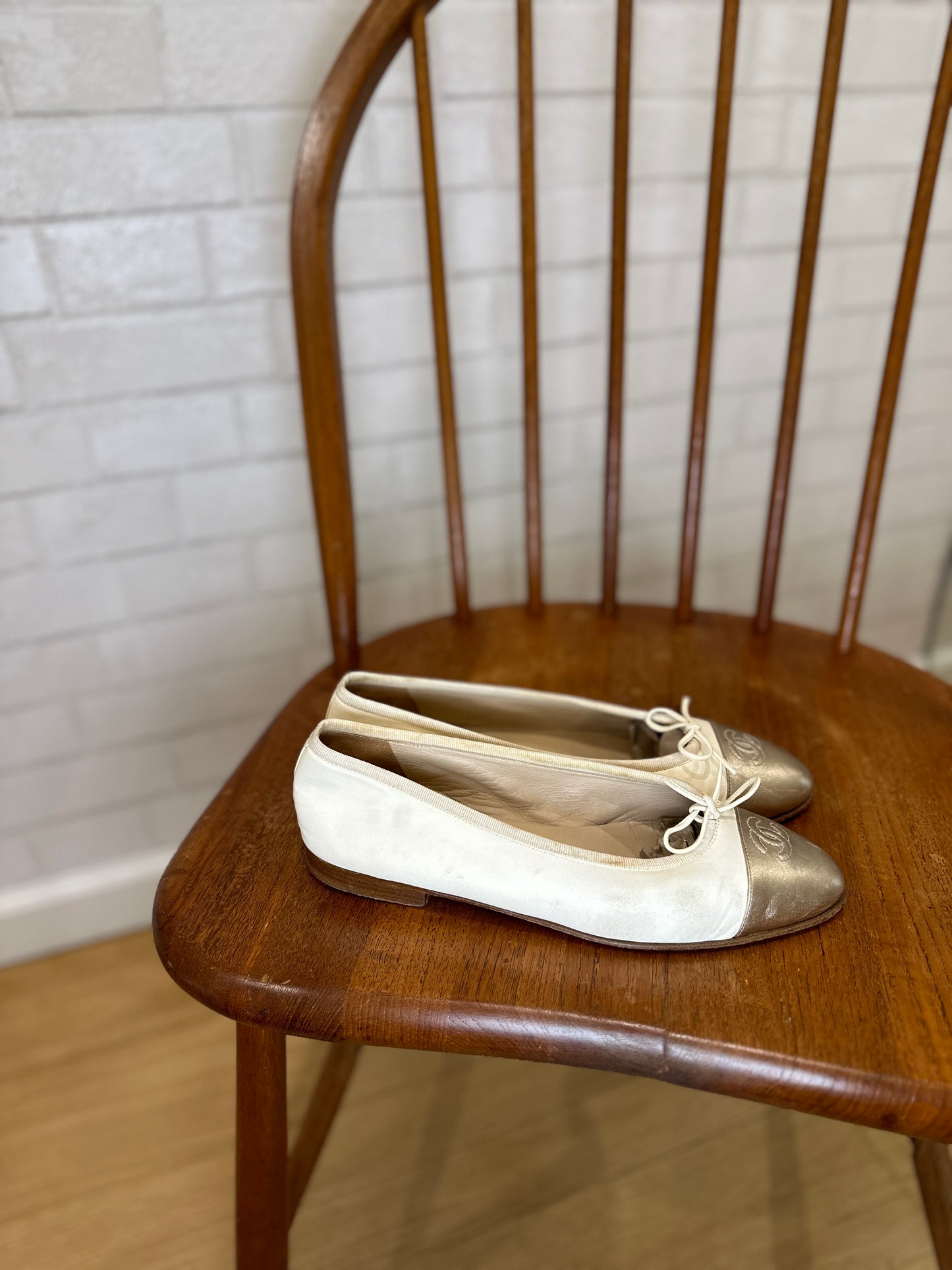 CHANEL ballet flats CC/ US8.5-EU 39