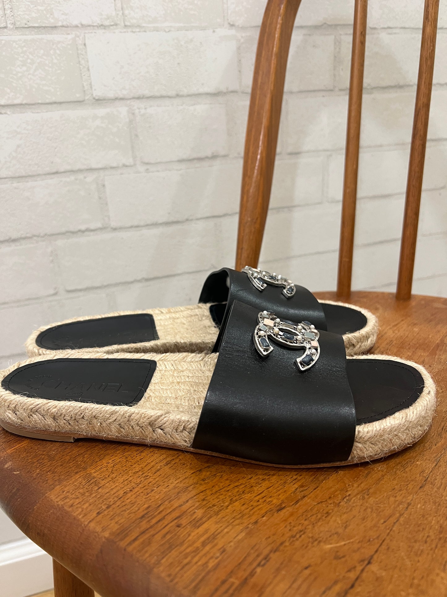 CHANEL CC leather espadrilles/ 39-8.5us