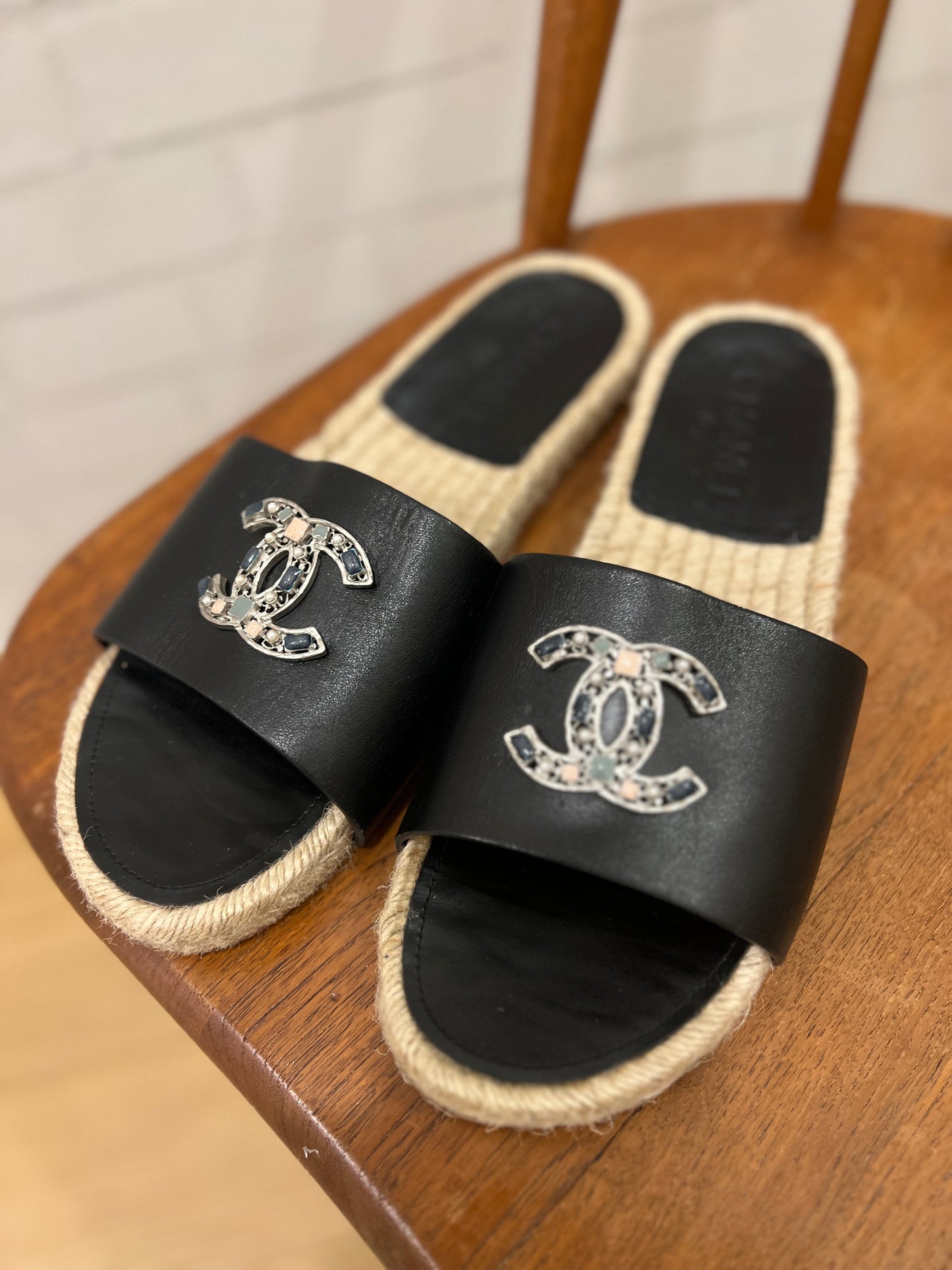 CHANEL CC leather espadrilles/ 39-8.5us
