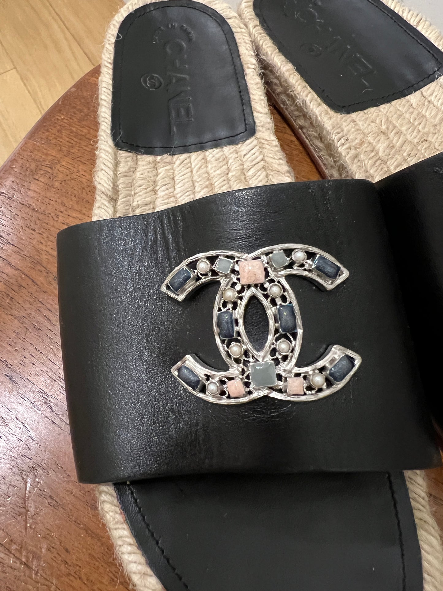 CHANEL CC leather espadrilles/ 39-8.5us