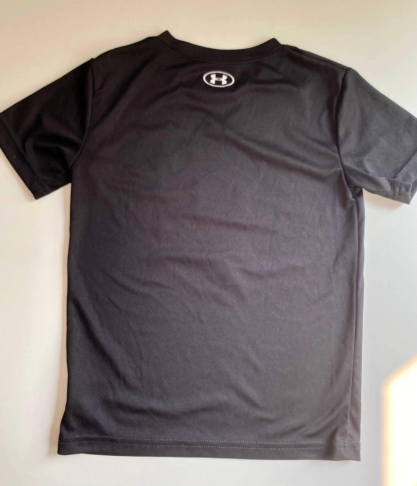 UNDER ARMOR Tee Shirt Size 6y