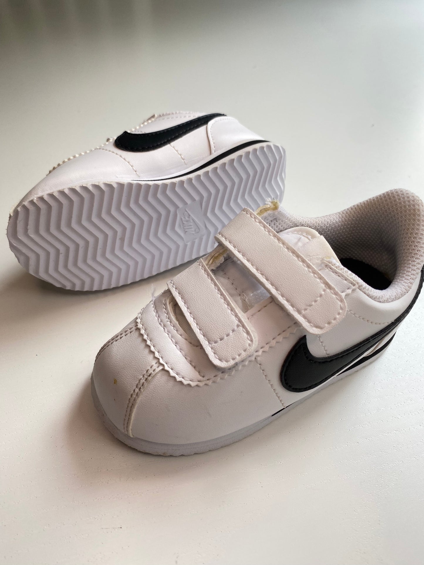 NIKE NWT baby sneakers / us6-22