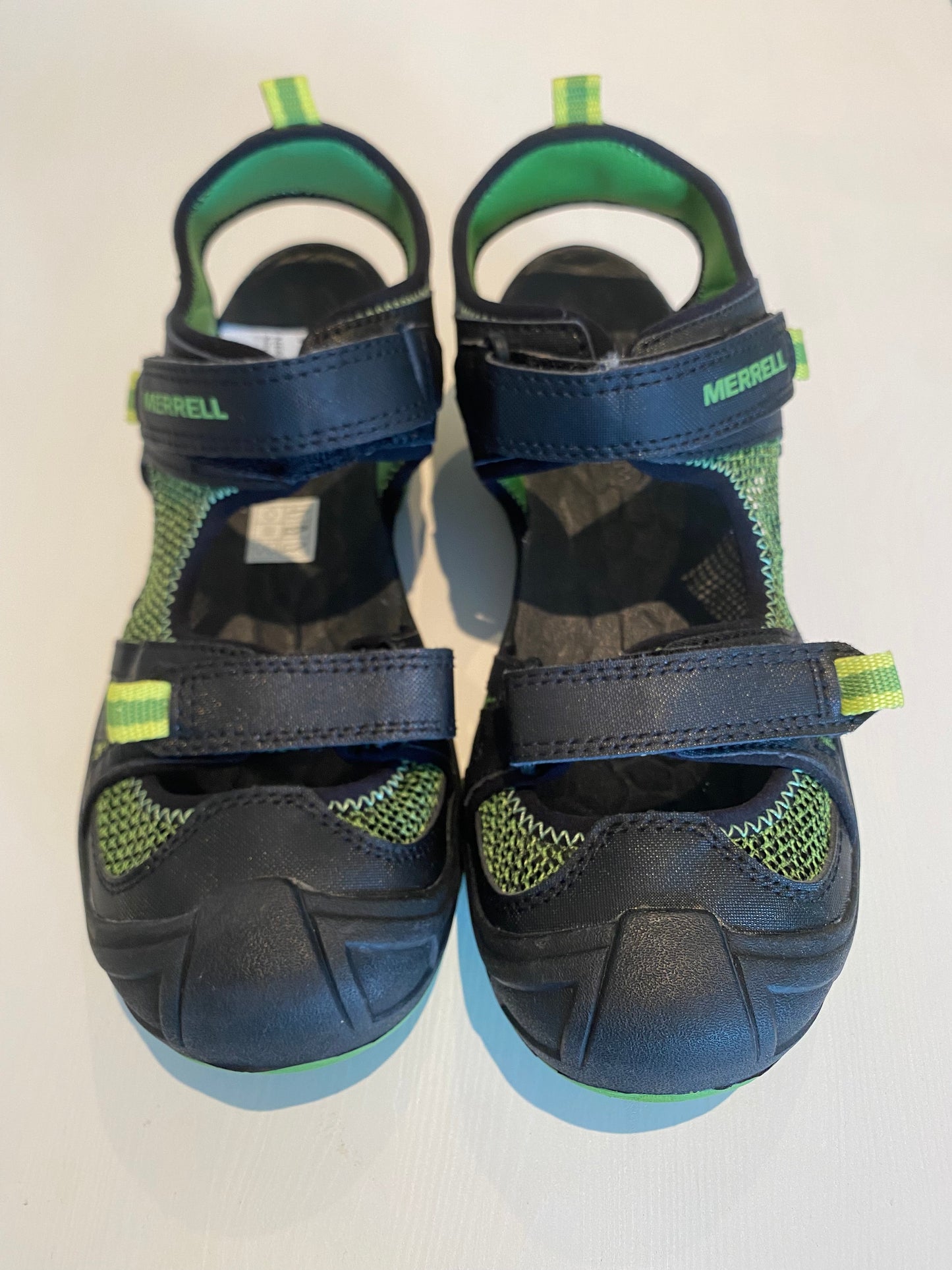 MERRELL NWT Boys Sandals Size 37