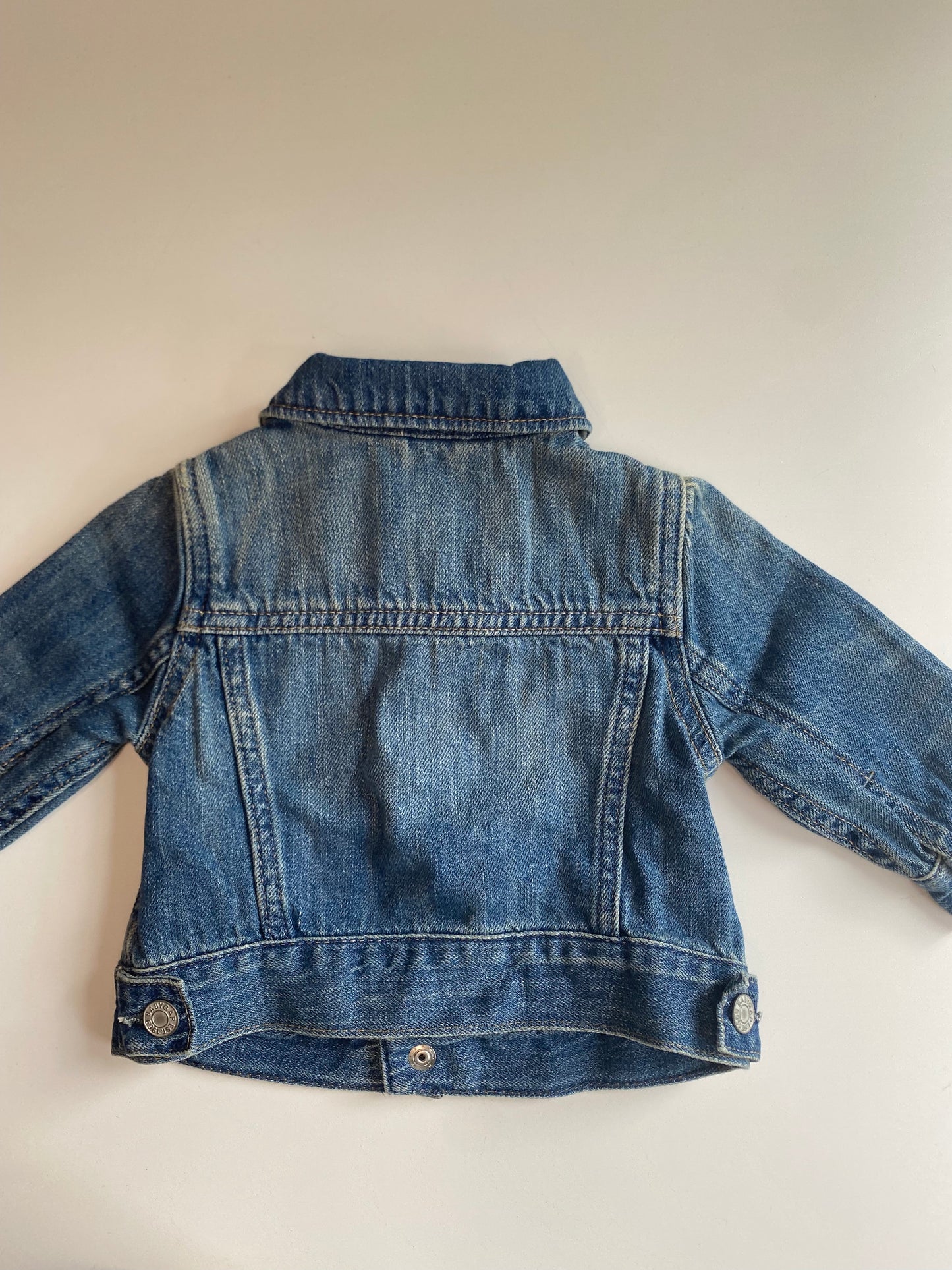 GAP denim jacket / 0-6m