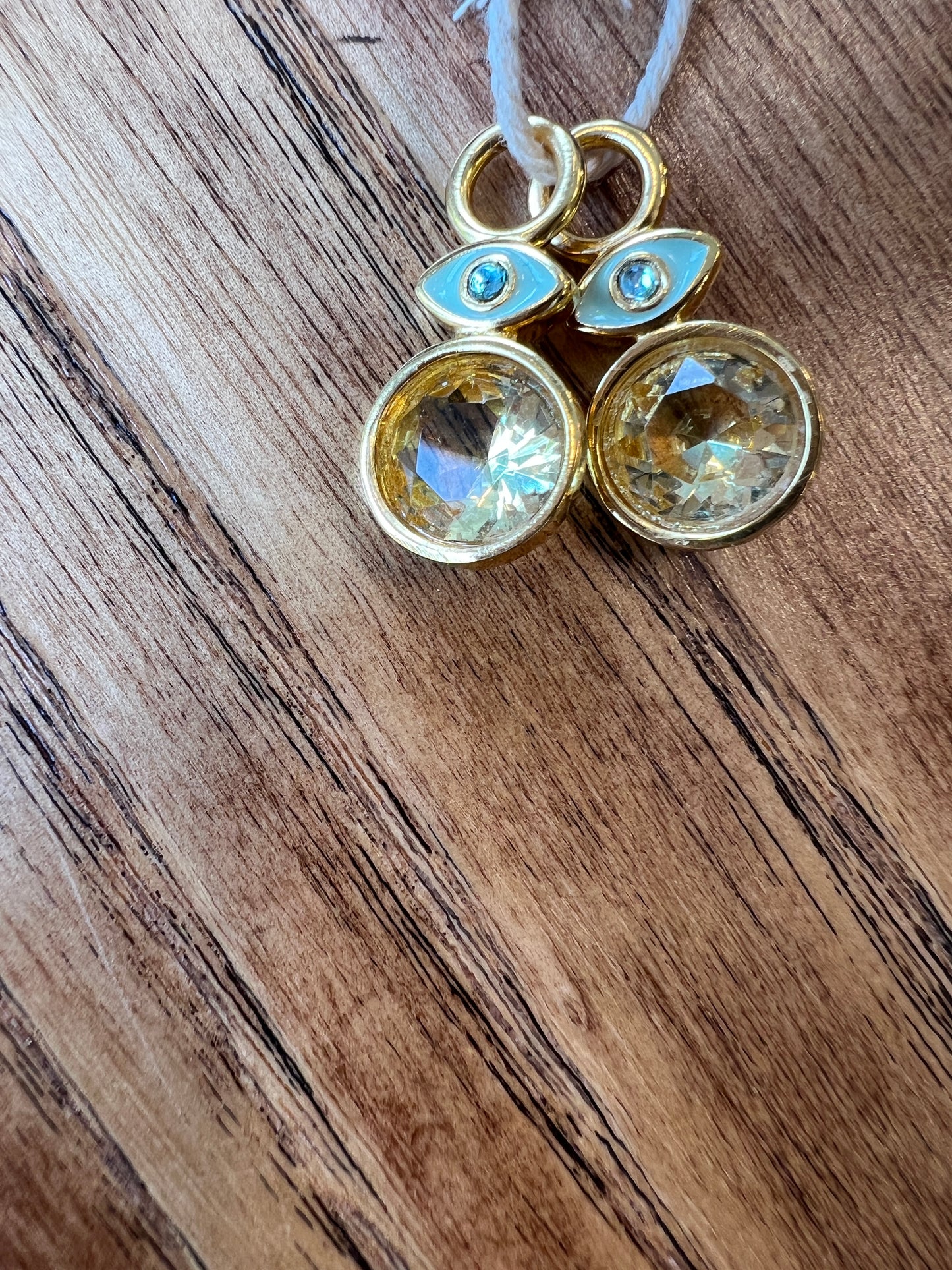 2 gold charms