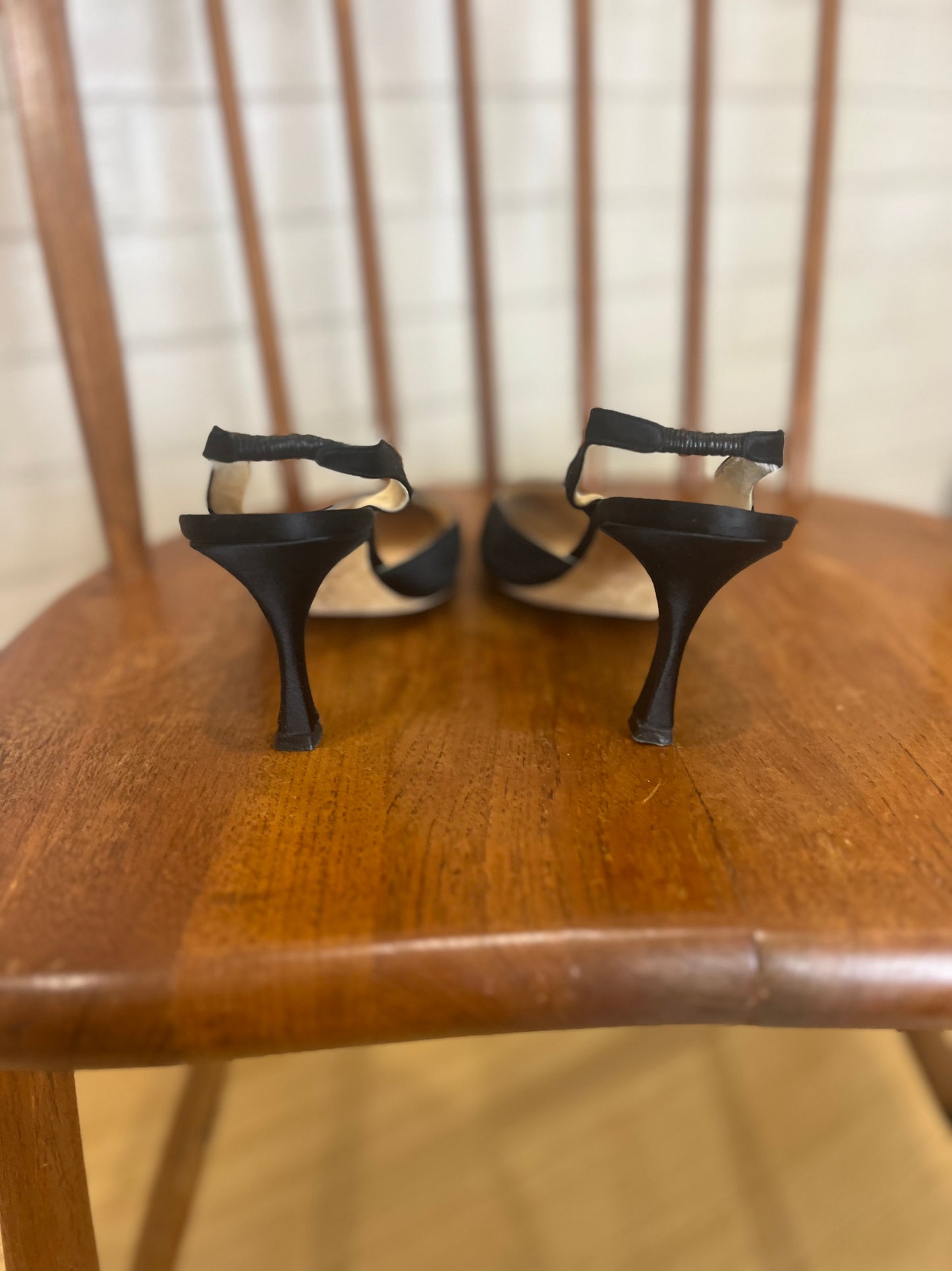 MANOLO BLAHNIK Satin Pointy Sling Back