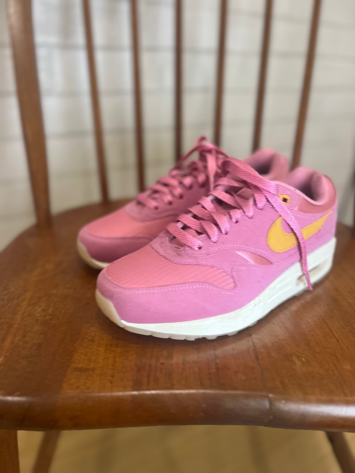 NIKE custom Made Size 38.5