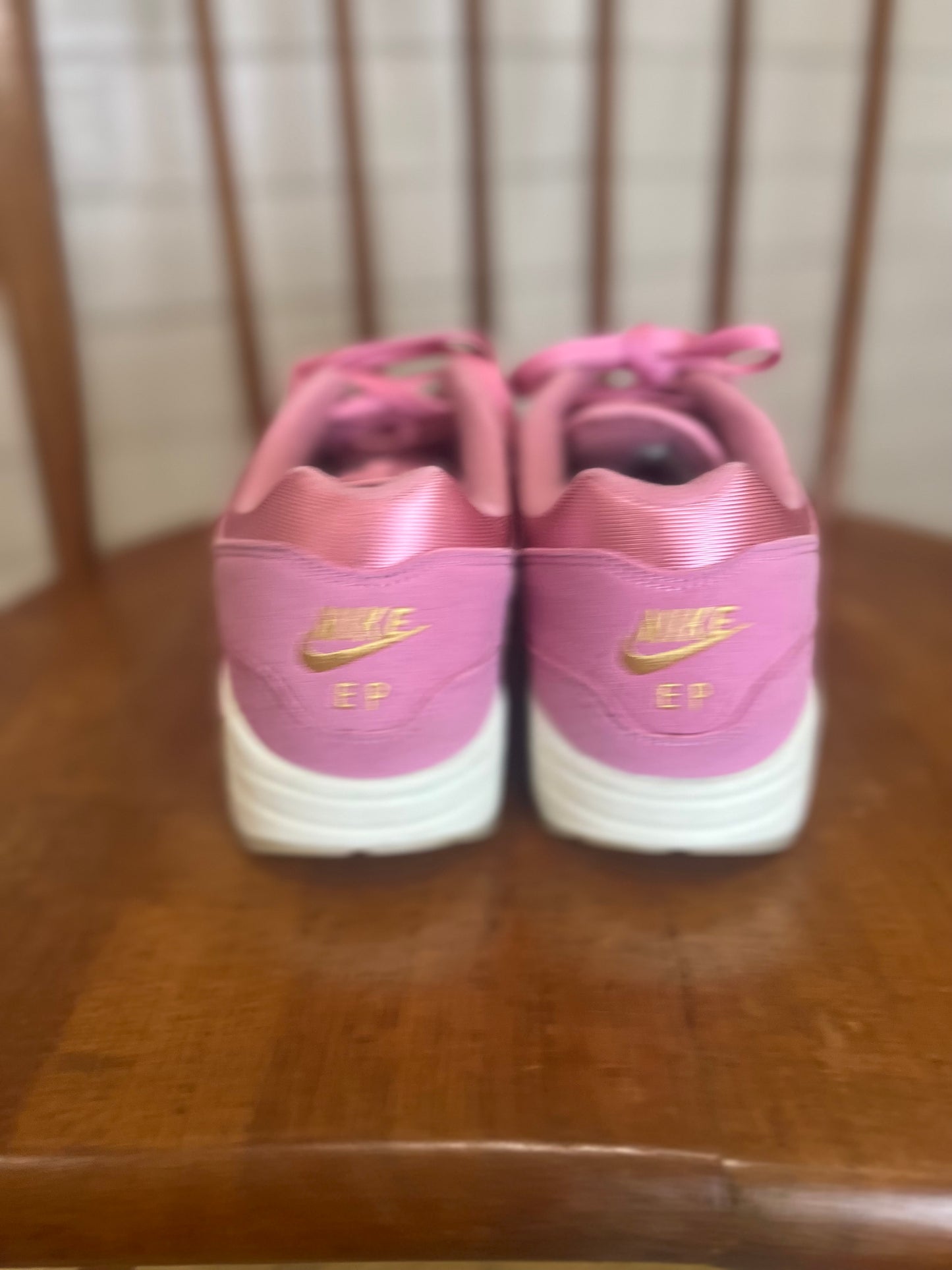 NIKE custom Made Size 38.5