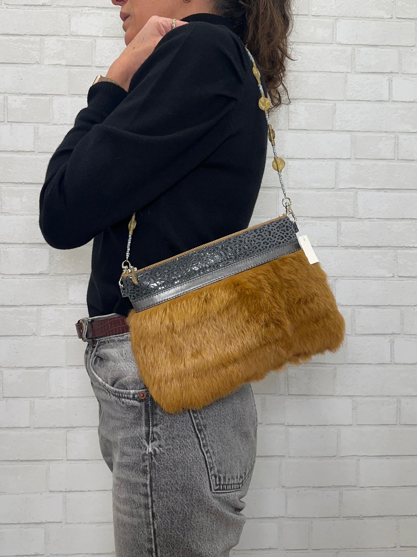 INGRID BRUHA NWT Cross body with chain Rabbit Fur CF 18