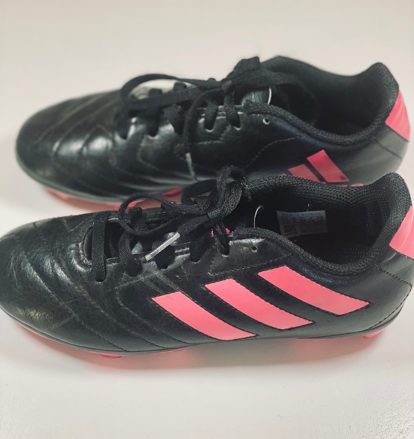 ADIDAS Soccer girls shoes / US 2 1/2 UE 34