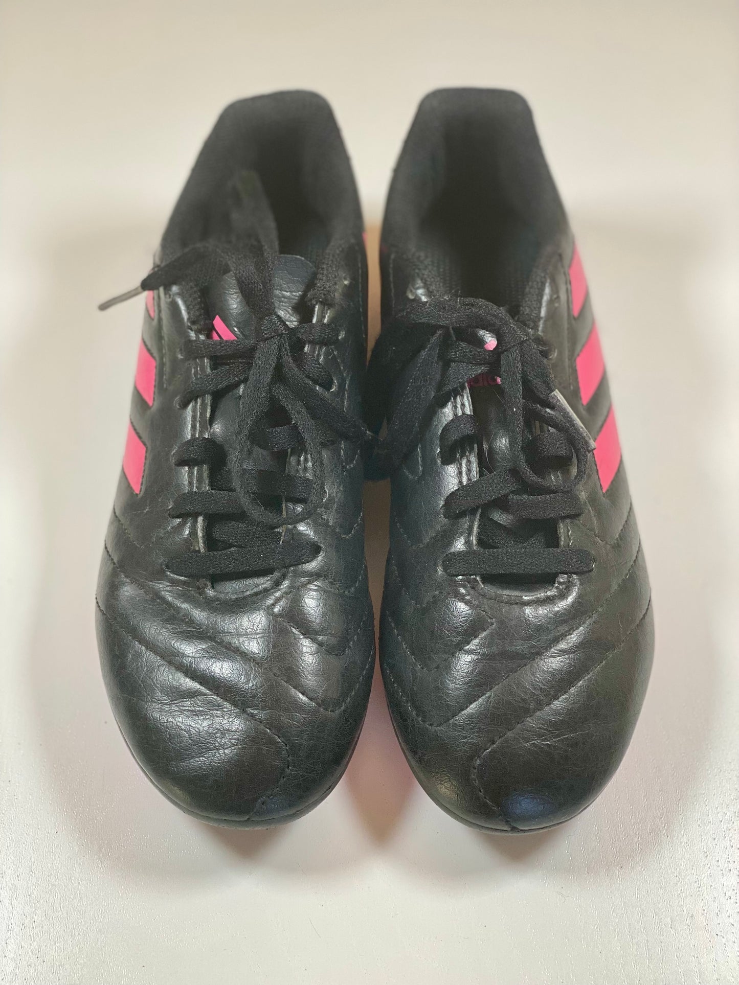 ADIDAS Soccer girls shoes / US 2 1/2 UE 34