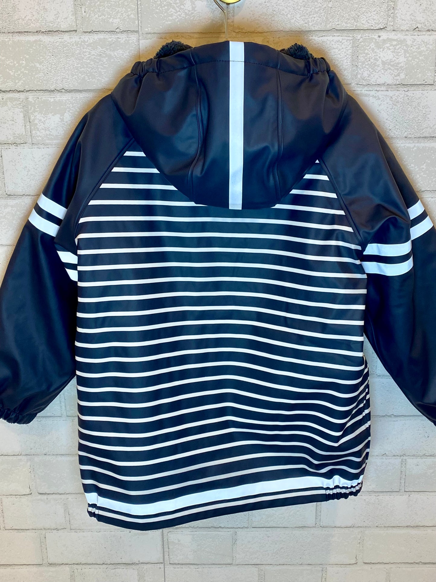 POLARN O'PYRET NWT Rain Coat / 6-8Y