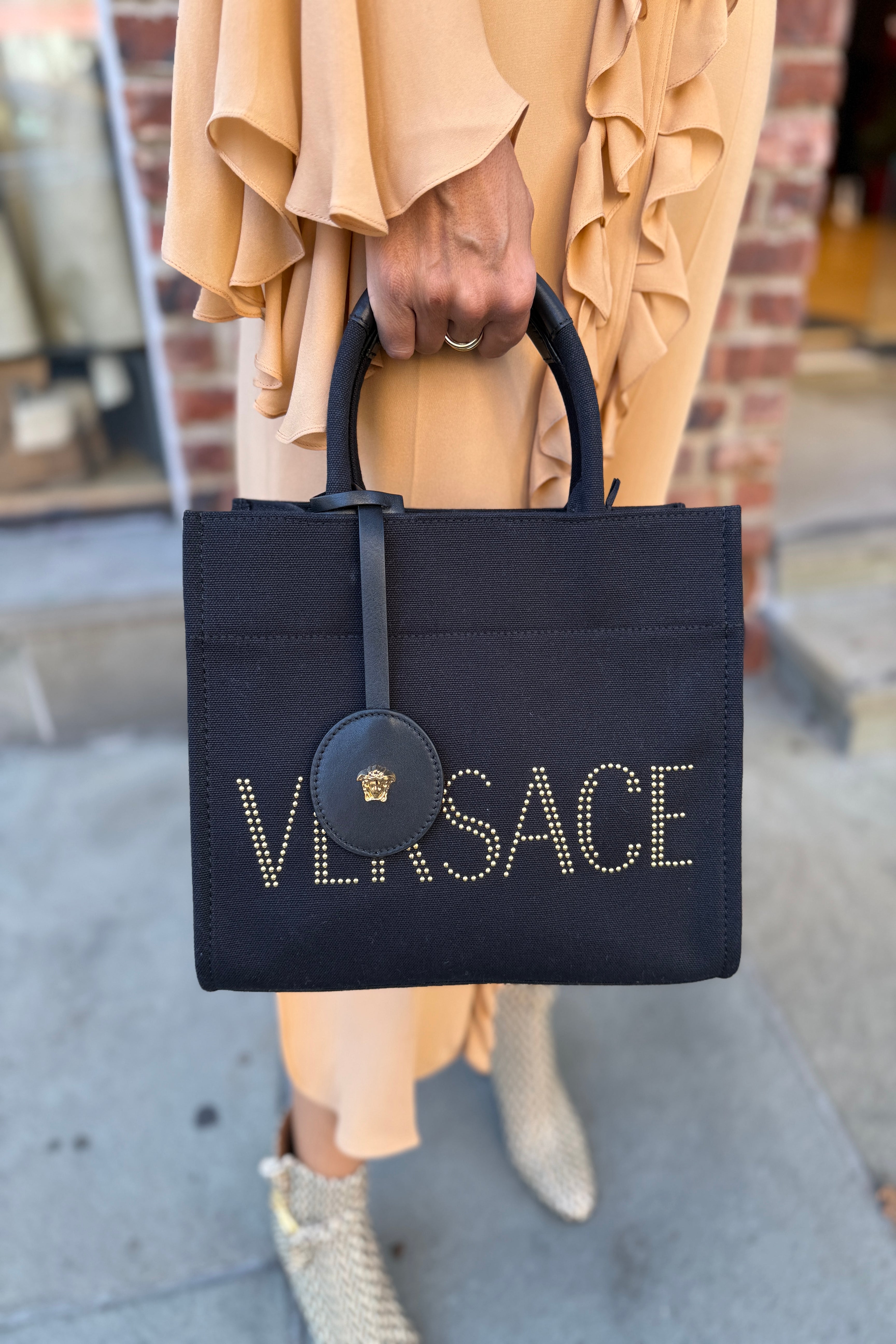 VERSACE NWT Canvas La Medusa Tote with Gold Logo – Second VERSACE NWT Canvas La Medusa Tote with Gold Logo – Second