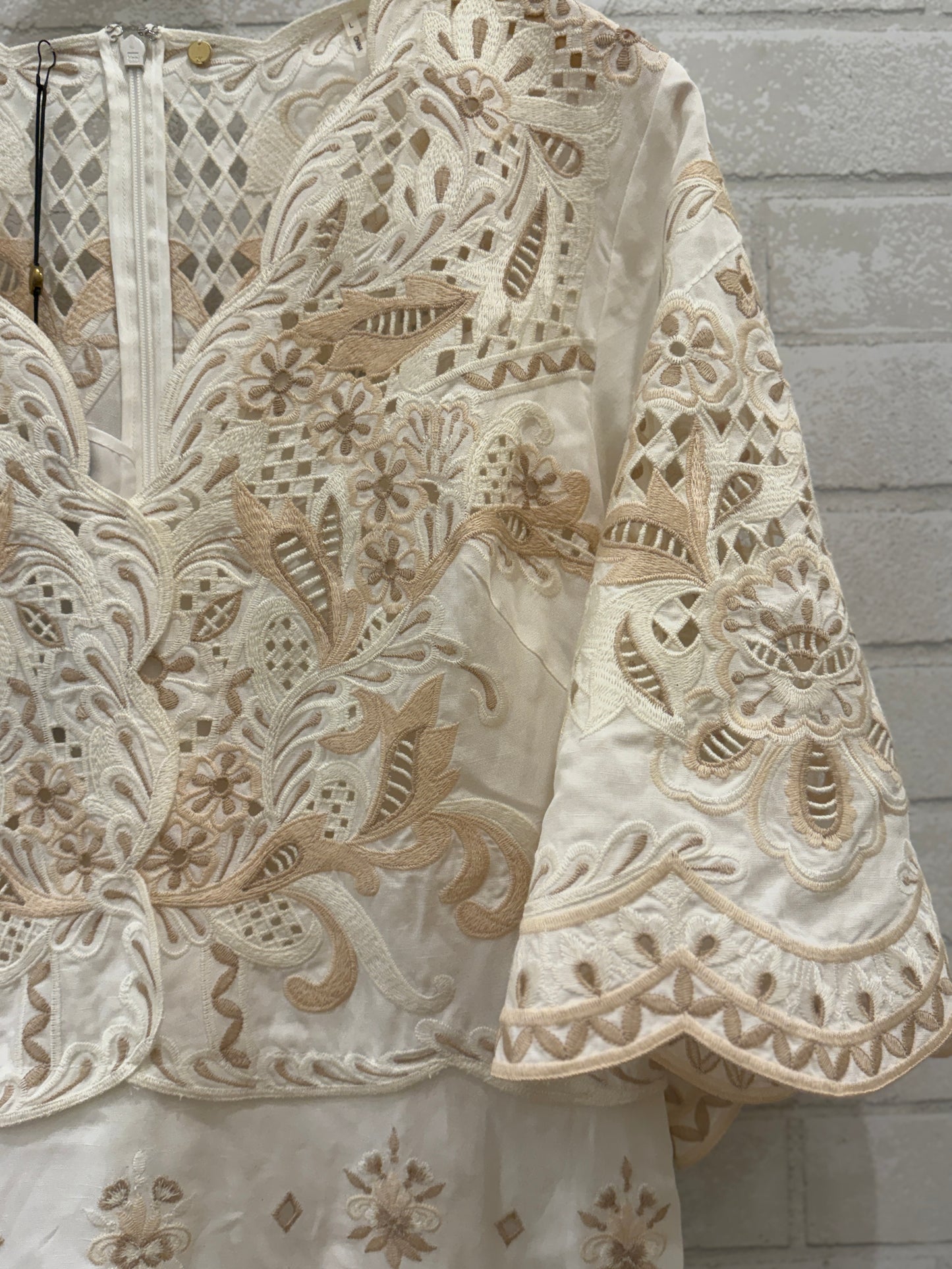 KOBI HALPERIN NWT EMbroided VNeck 3/4 Sleeves Midi Dress/L