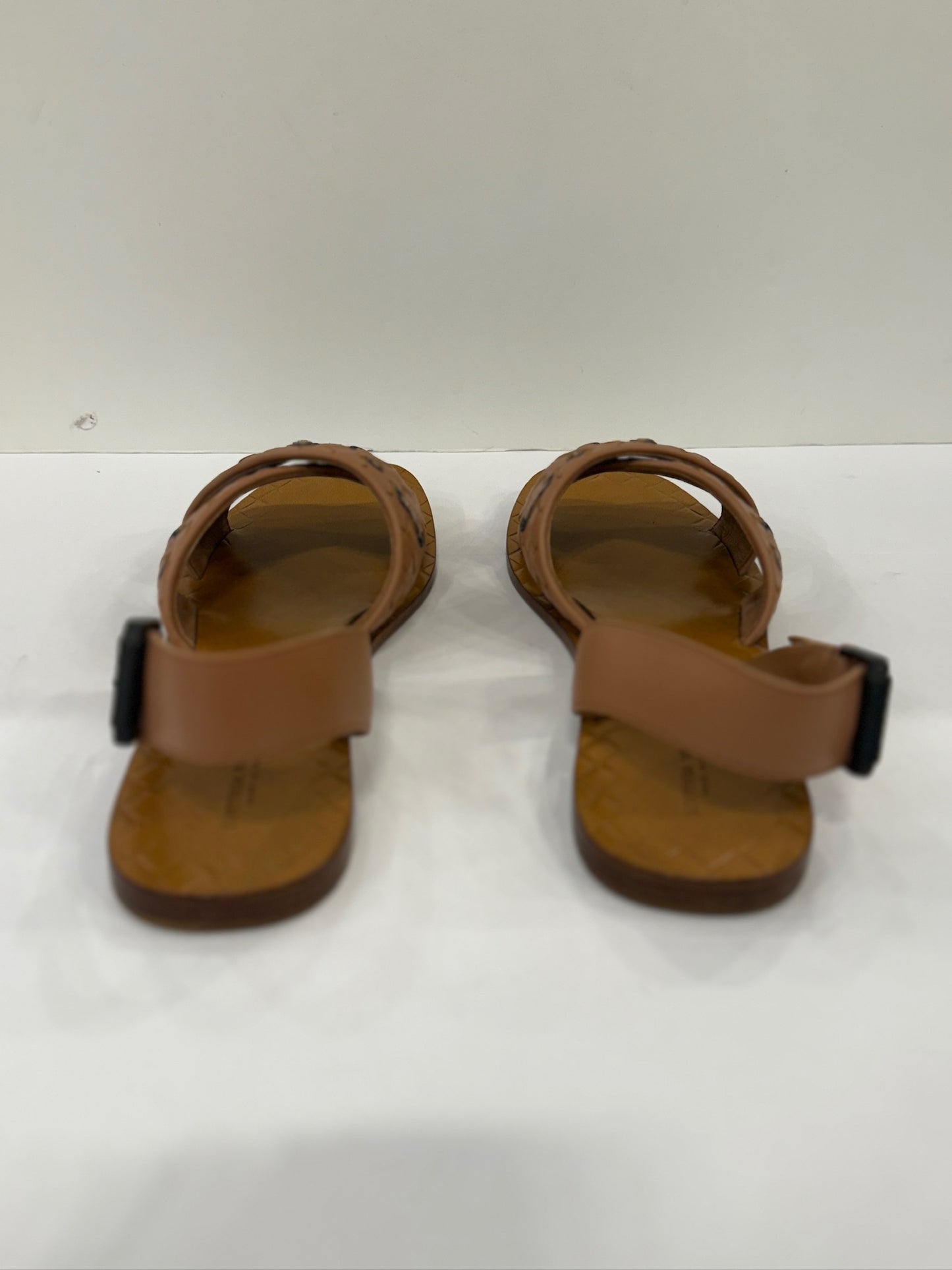BOTTEGA VENETTA Nude Leather Sandals / 7.5-EU38