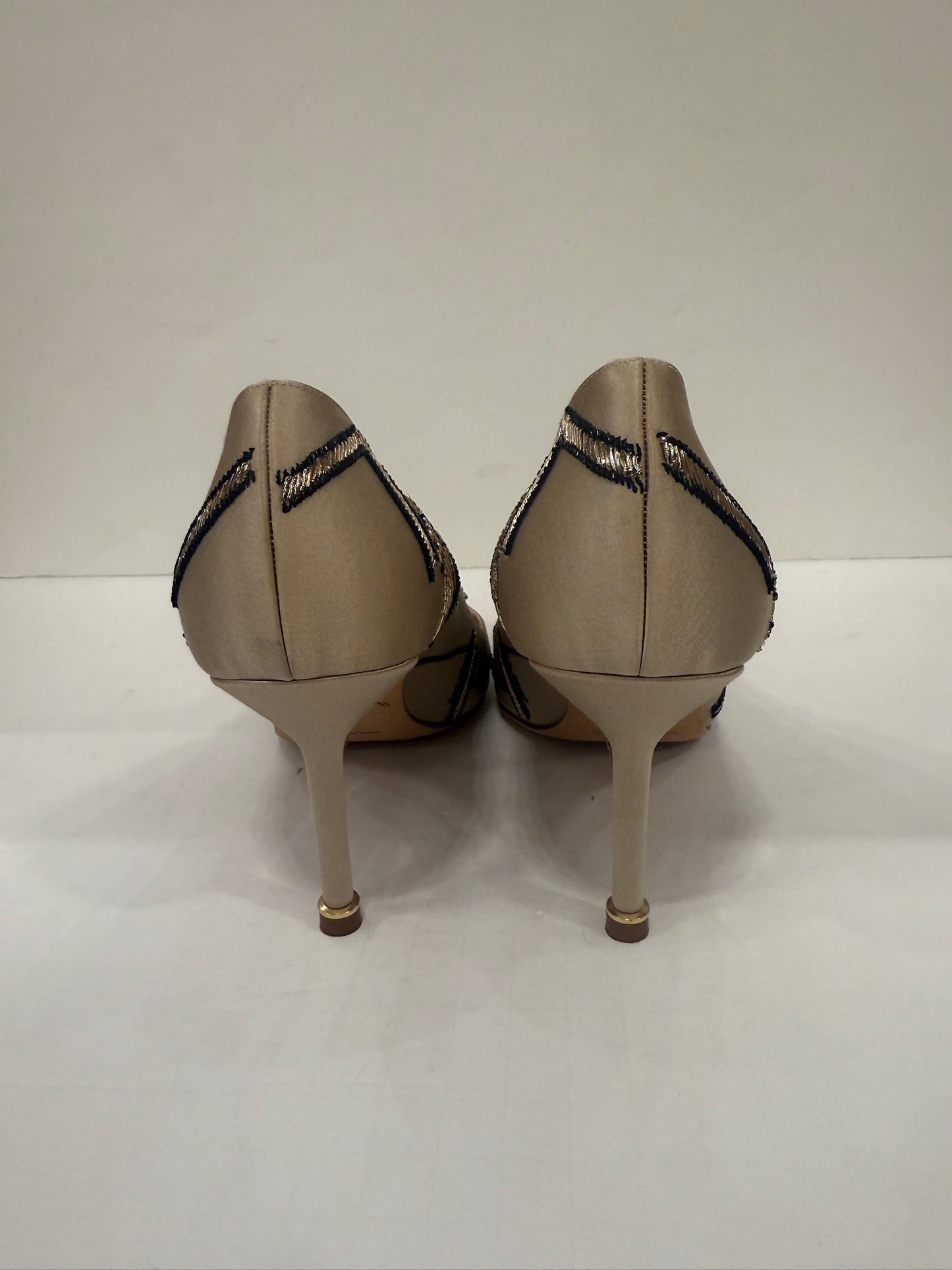 MANOLO BLAHNIK Beige Satin Pump "Decade of Love Anniversary 54th St" / US8 - EUR38
