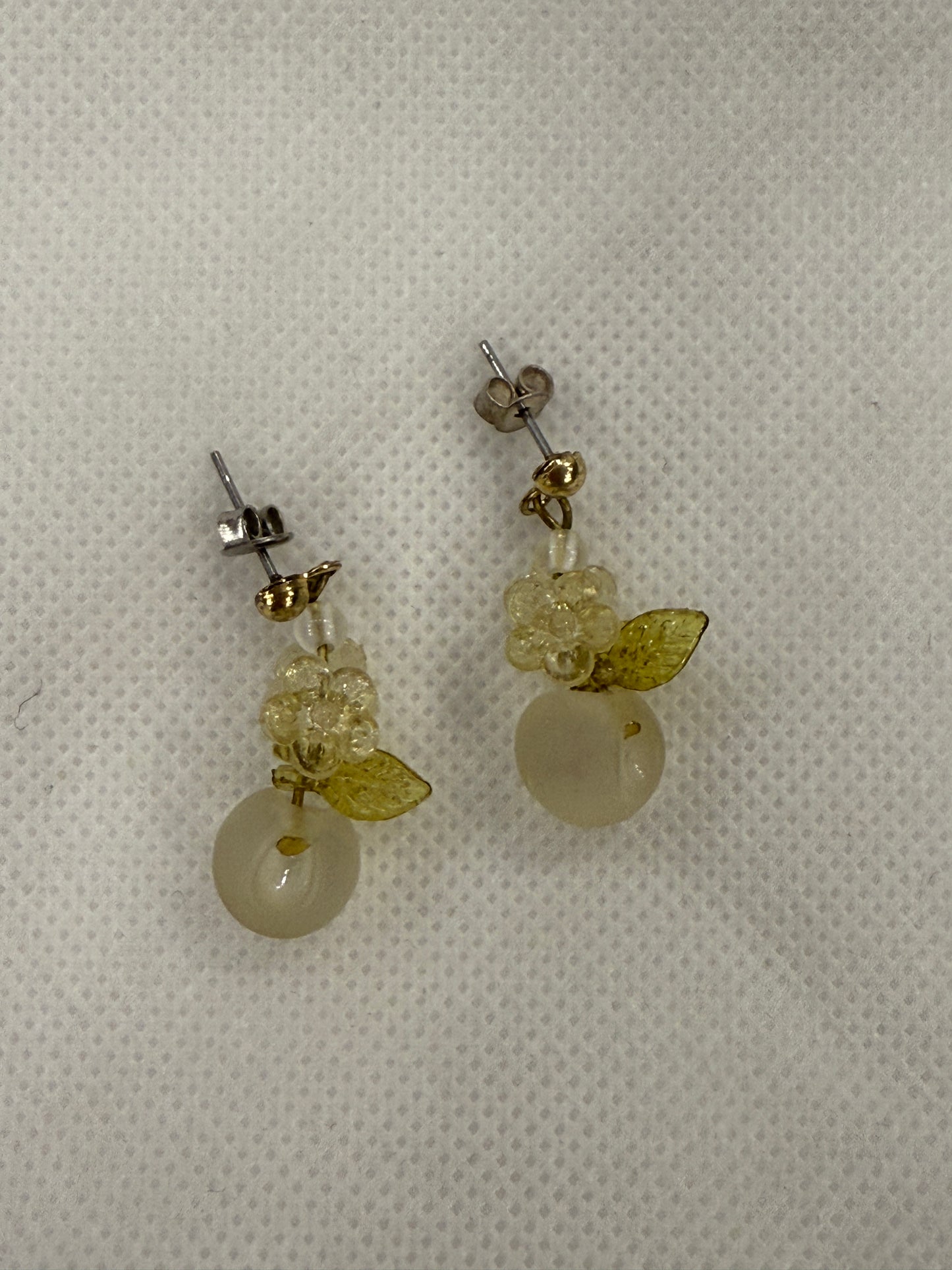 Pierced earrings Flowers
