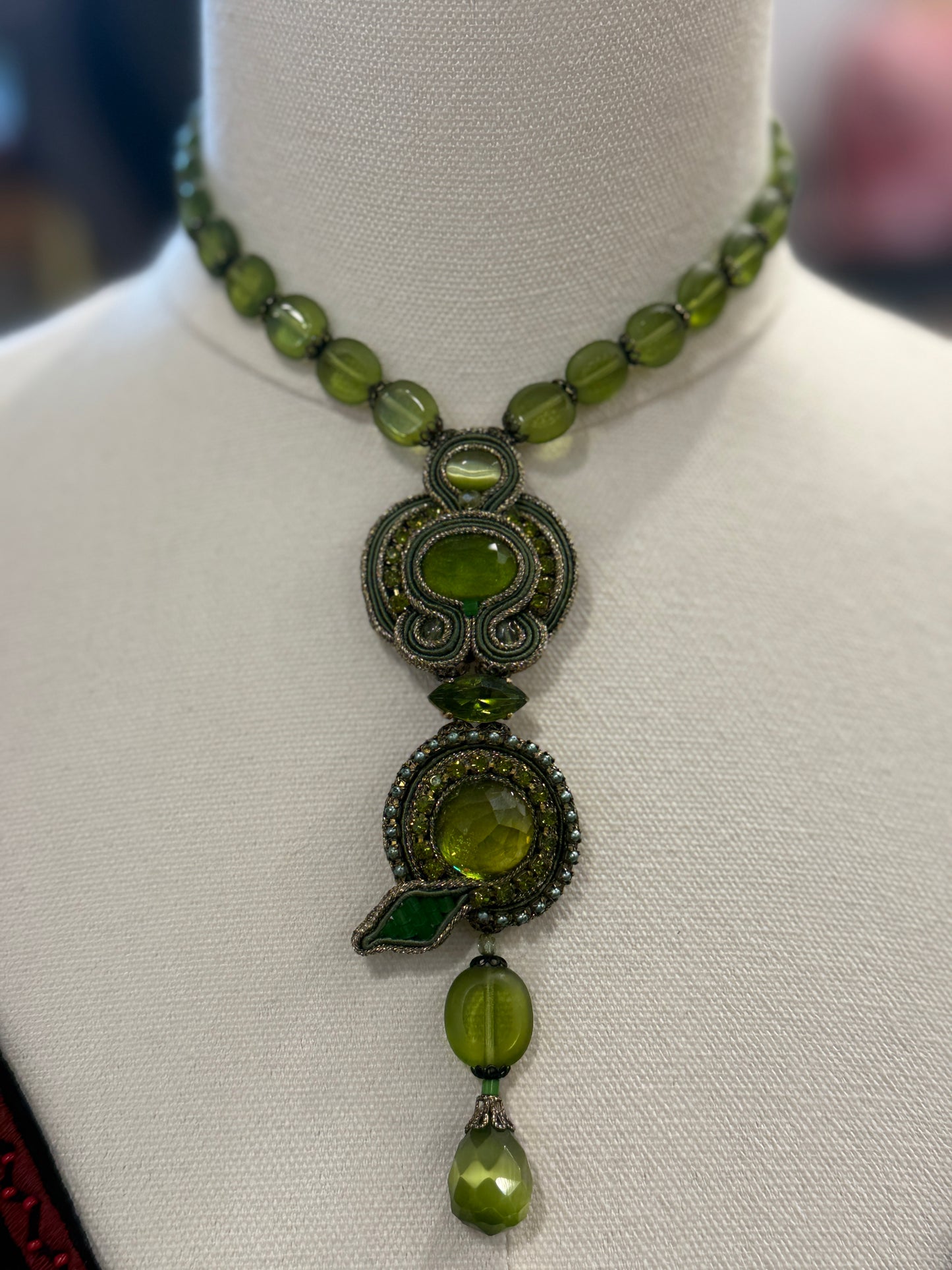 DORI CSENGERI Dressy Green Stones Pendant Necklace/OS