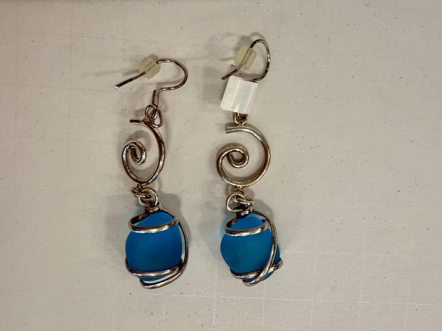 NO BRAND Pierced earrings blue glass beads