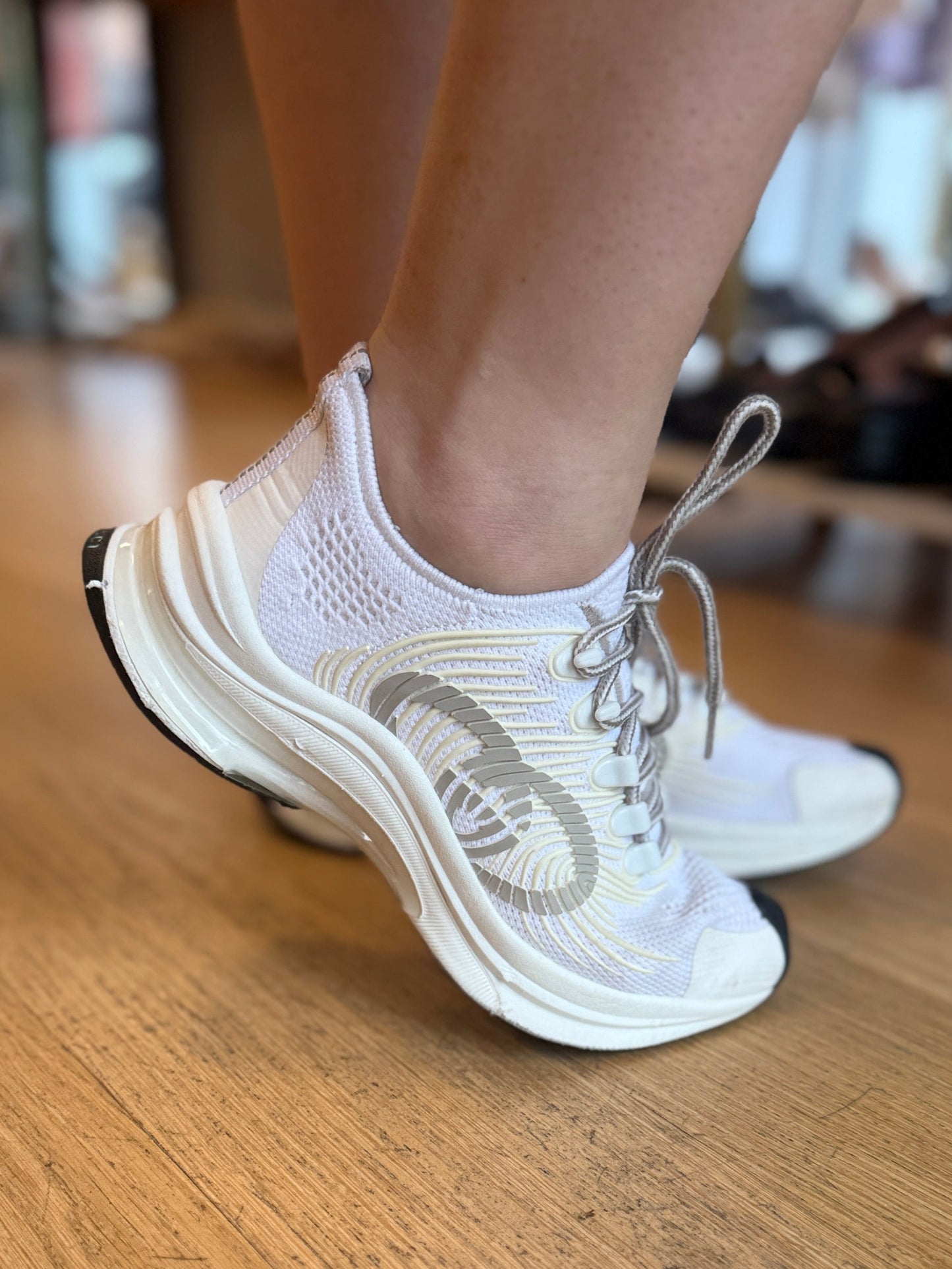 GUCCI RUN Sneakers / US6-EU36