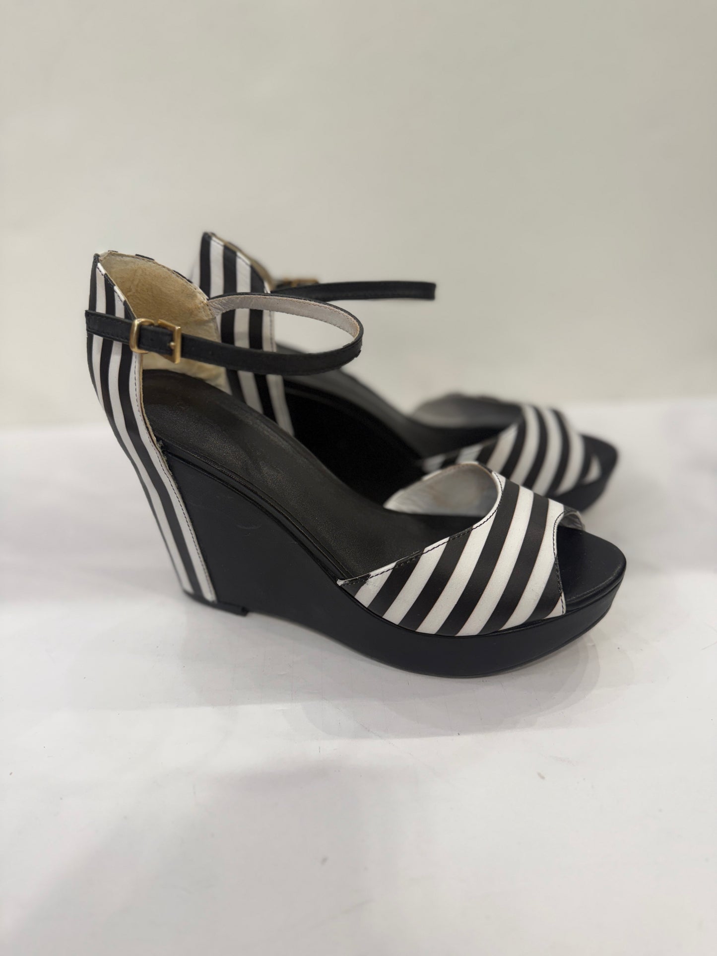 ANNE FONTAINE Wedges / US7.5