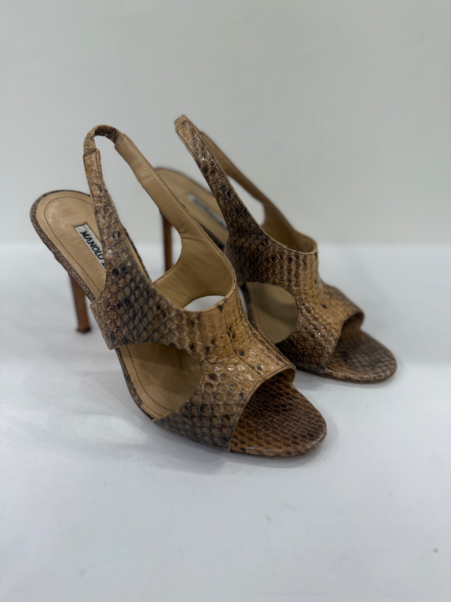 MANOLO BLAHNIK Snakeskin Sandals /US7