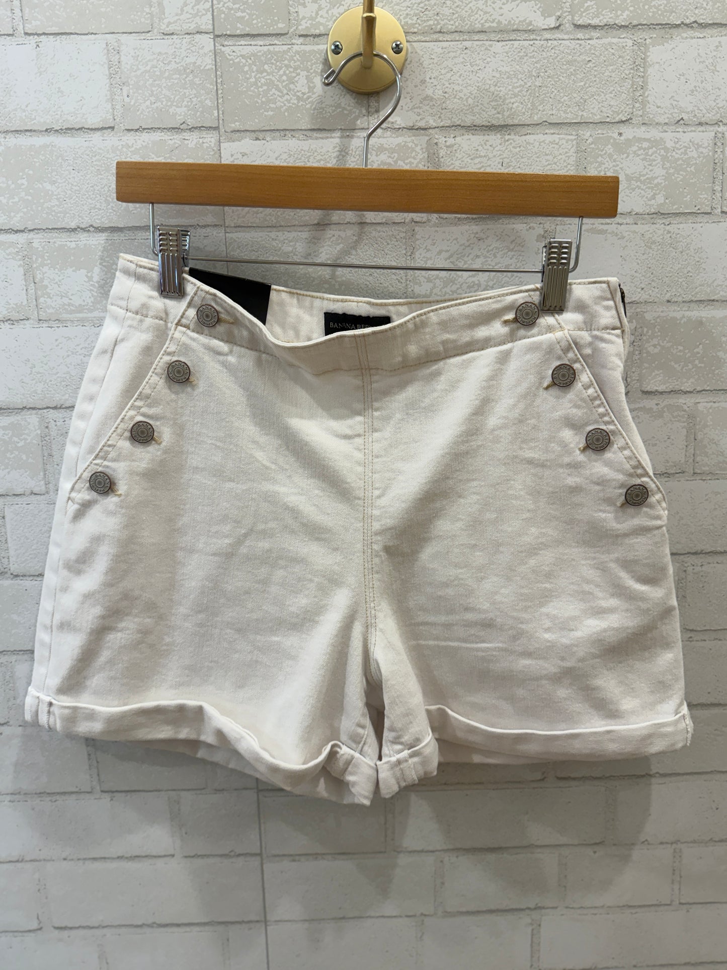 BANANA REPUBLIC NWT Shorts / L-30