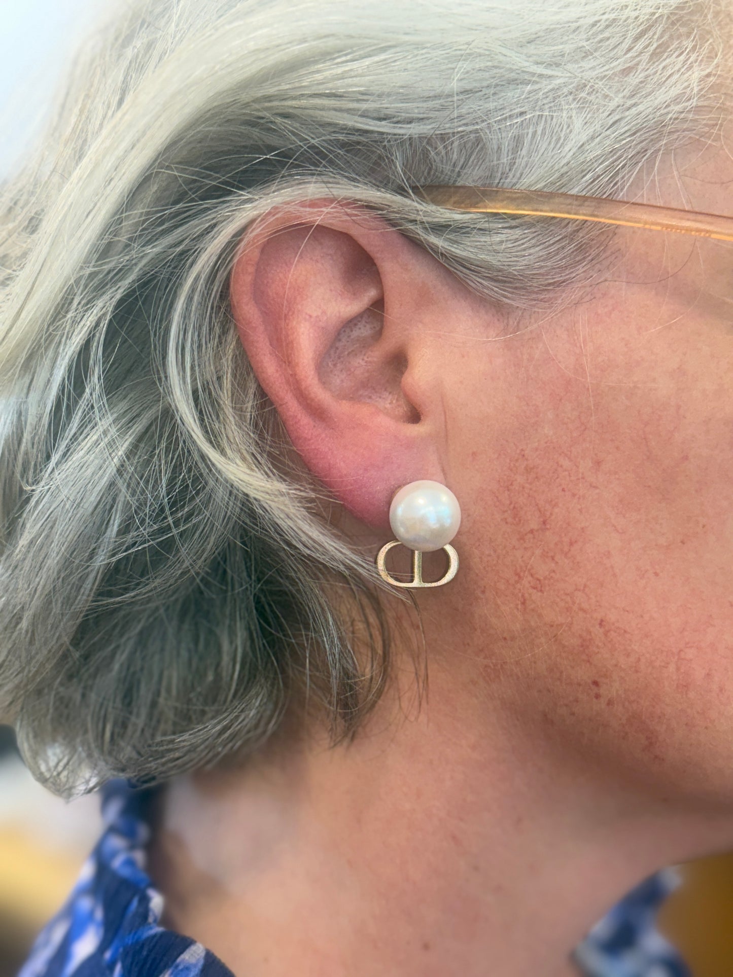 DIORNWT Pearl CD Gold Pierced Earrings/ OS
