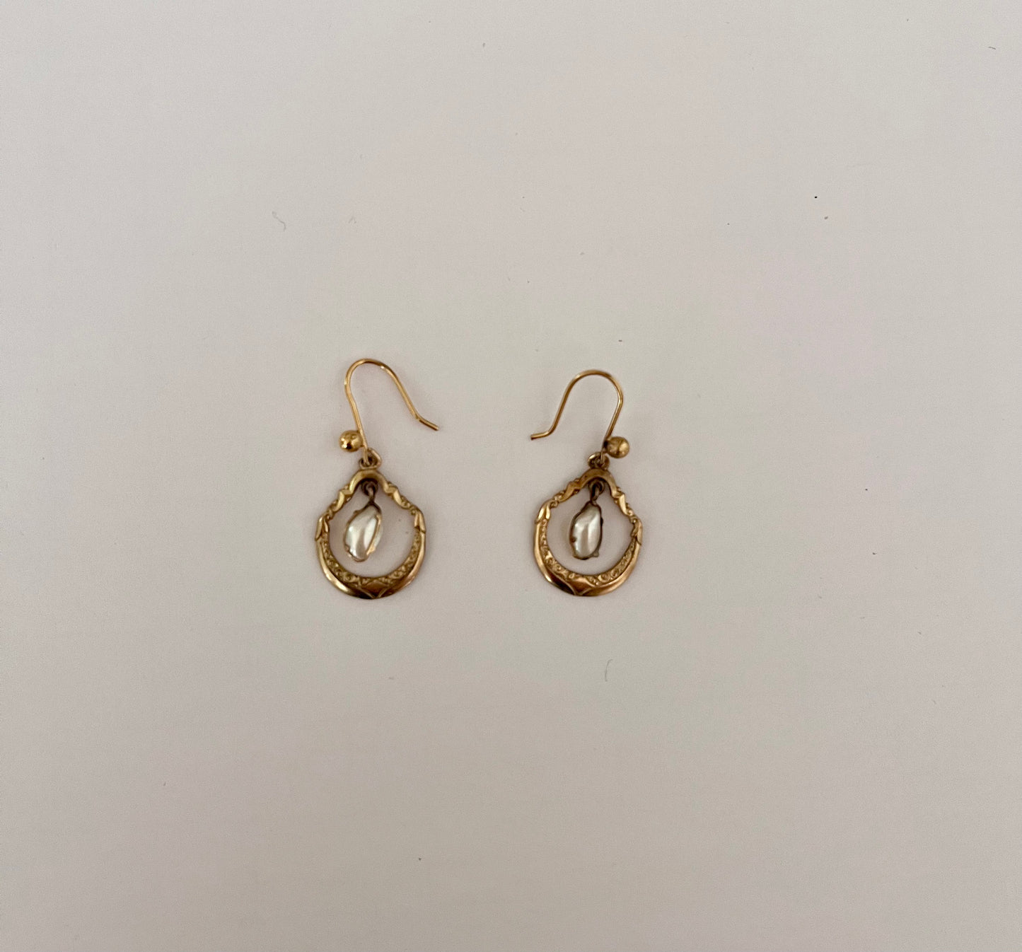 NO BRAND Vintage Drop Pearl Gold Earrings