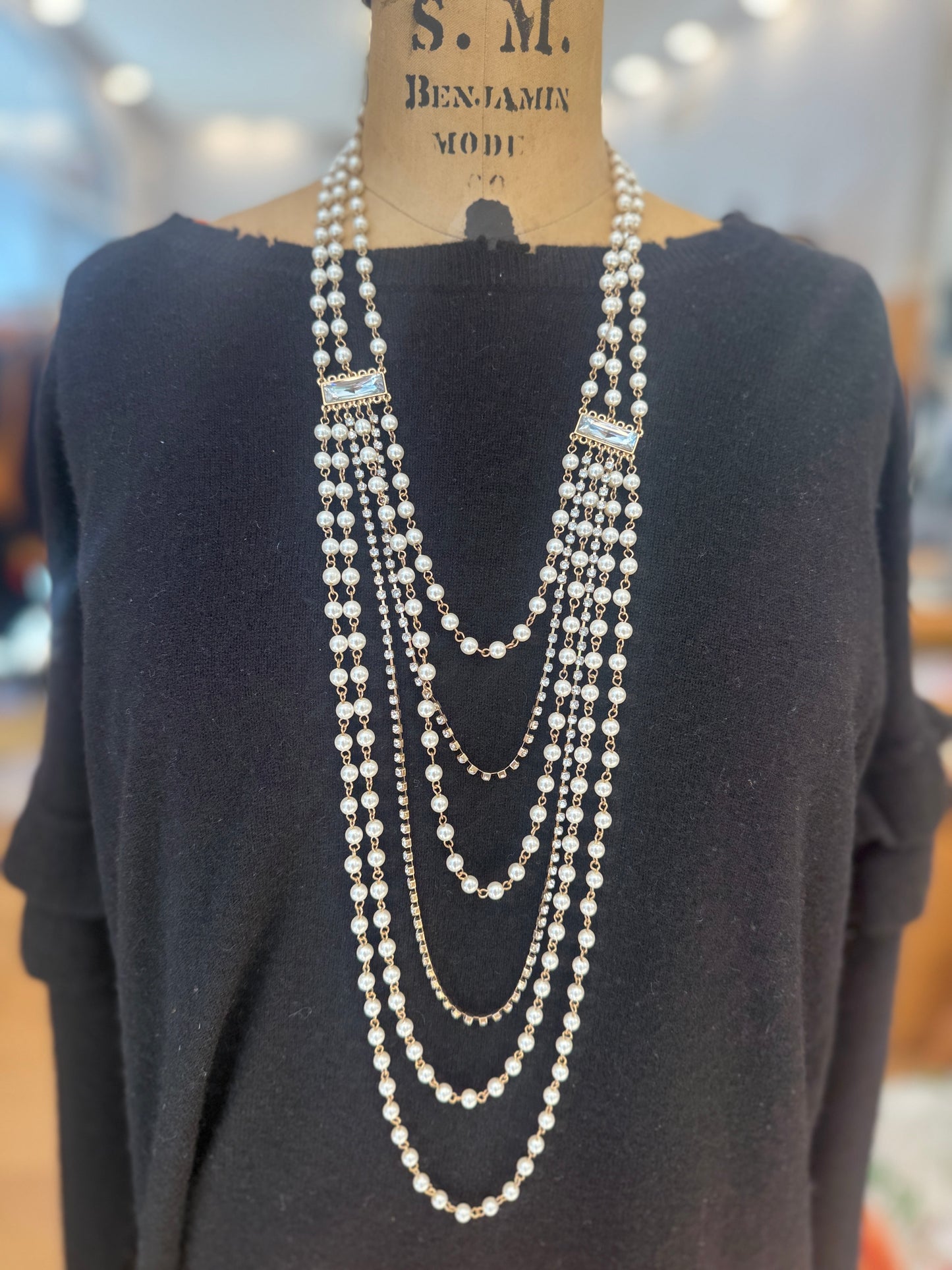 NO BRAND NWT Long Pearls Necklace