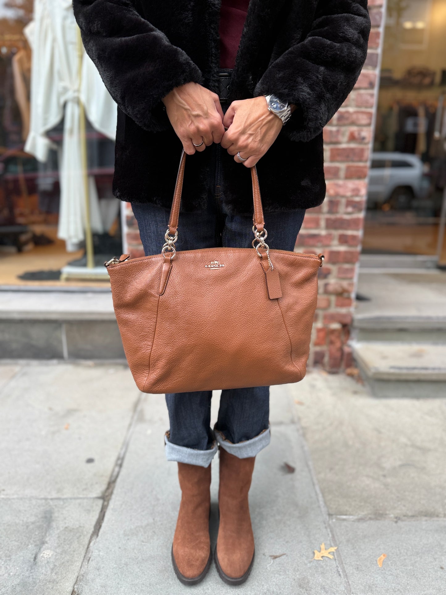 COACH Pebble Leather Shoulder Handbag / OS