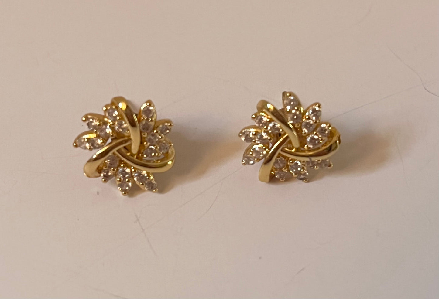 NO BRAND Gold Pinwheel Rhinestones Earrings