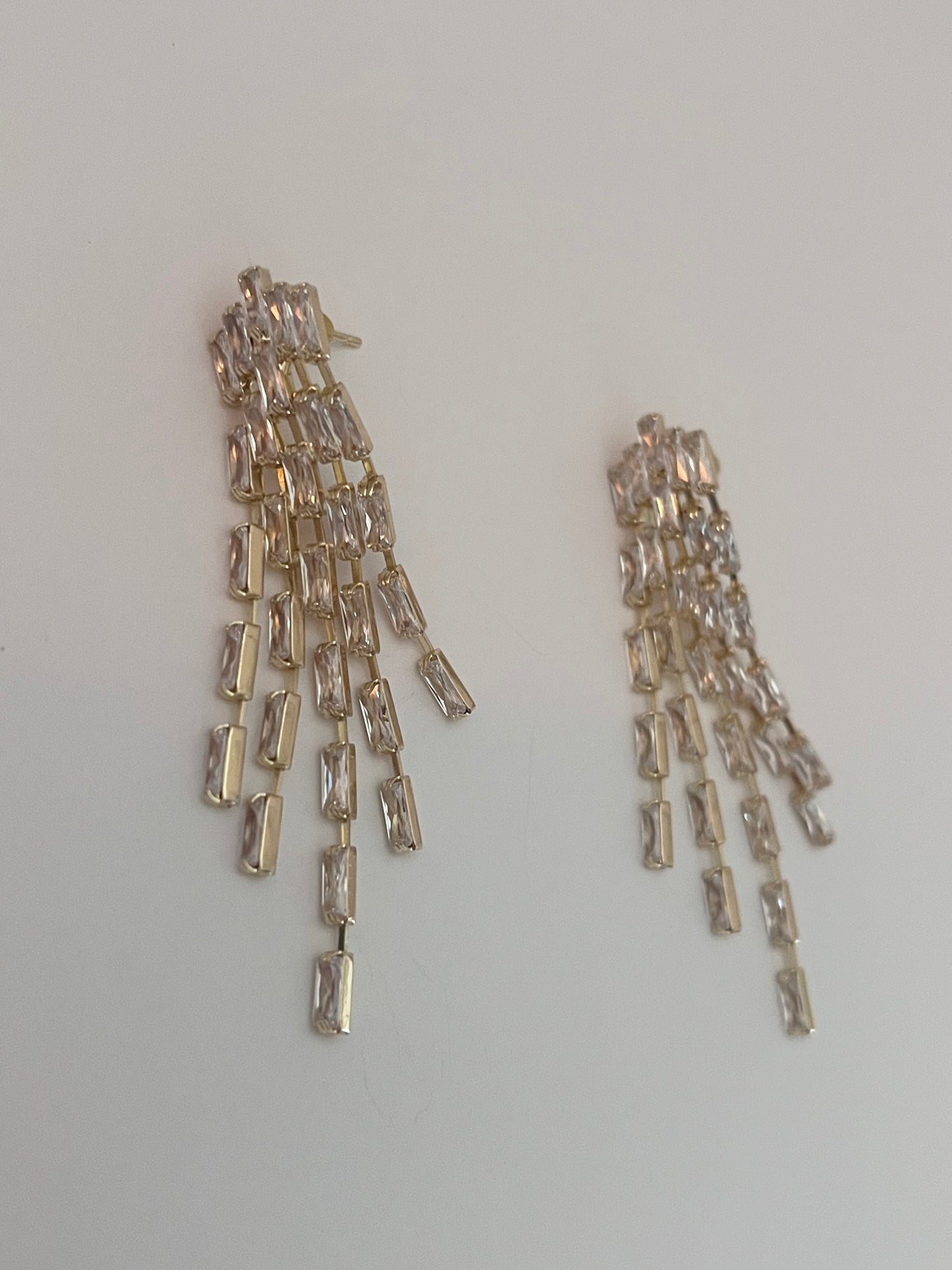 NO BRAND Gold Crystal Tassel Earrings