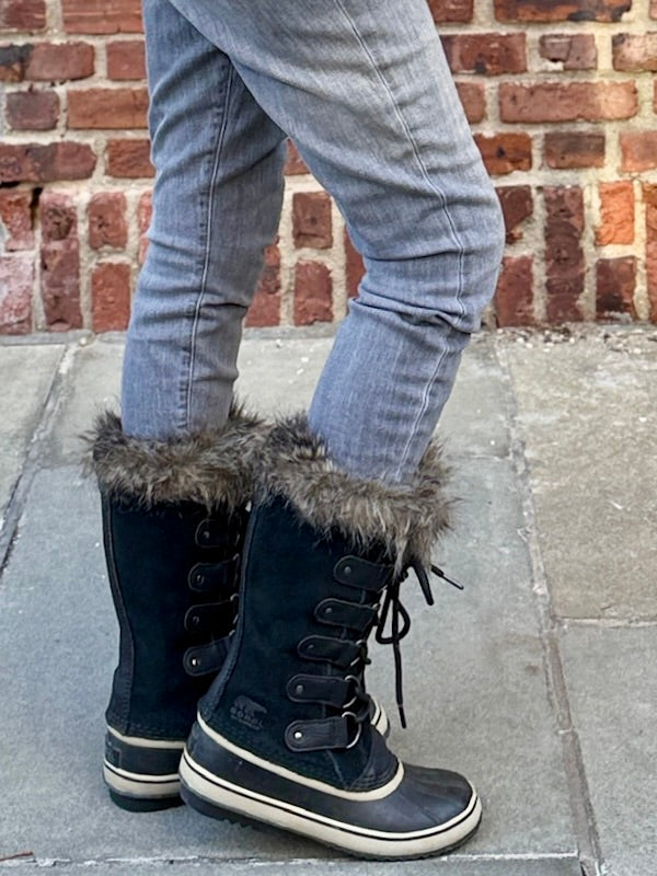 SOREL Faux Fur Lined Snow Boots / US9