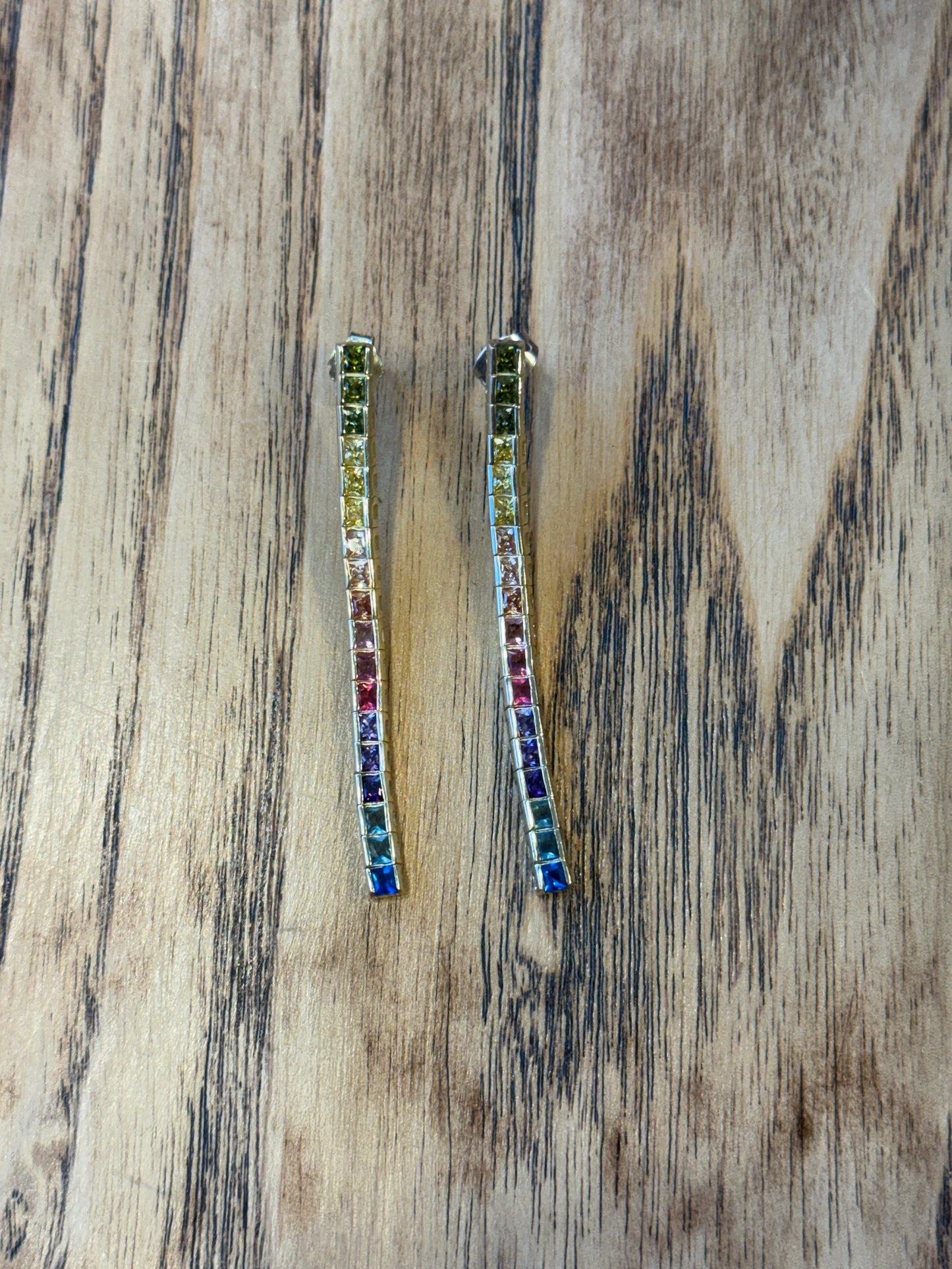 NO BRAND Rainbow Pear Peandant Earrings