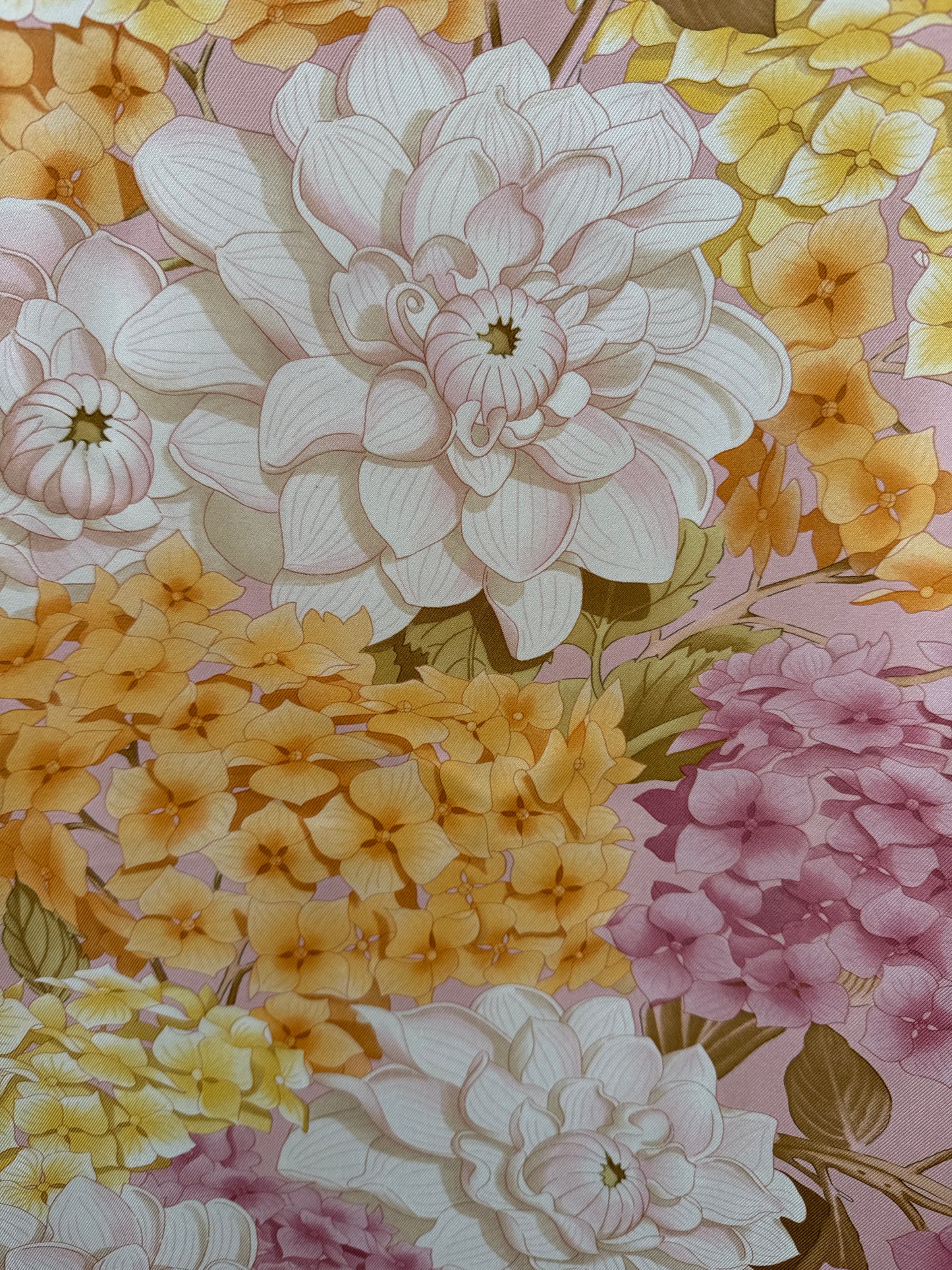 SALVATORE FERRAGAMO NWT Silk Scarf Flower2 Print