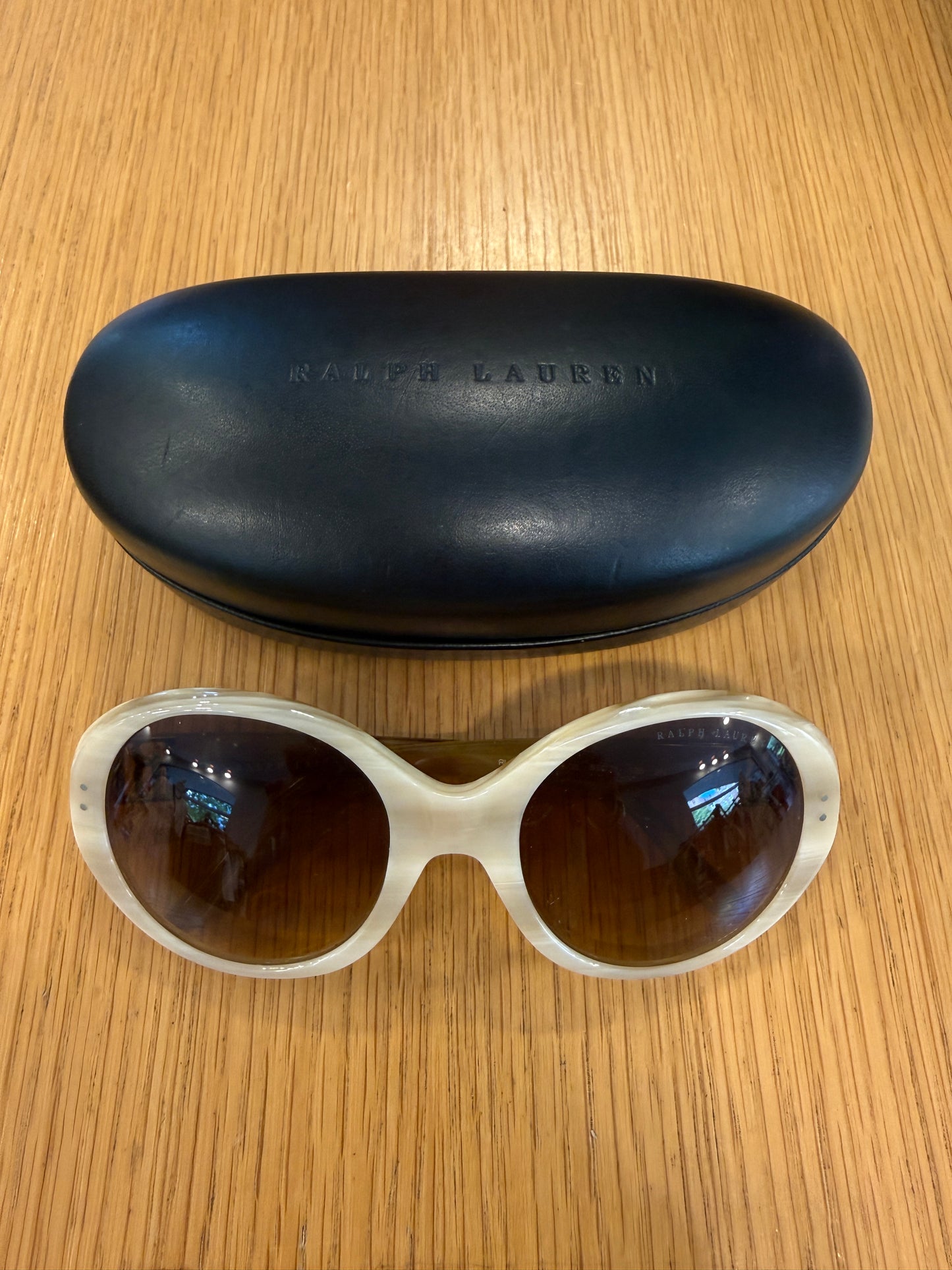 RALPH LAUREN Chunky Oval Shape Sunglasses