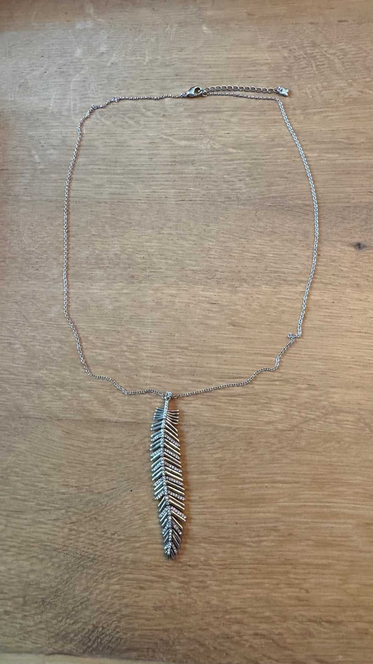 NO BRAND Silver Tone Light As A Feather Necklace