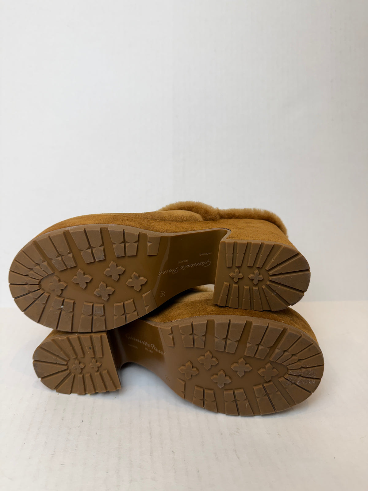 GIANVITO ROSSI Lyss Suede Platform Clogs / US5-EU36