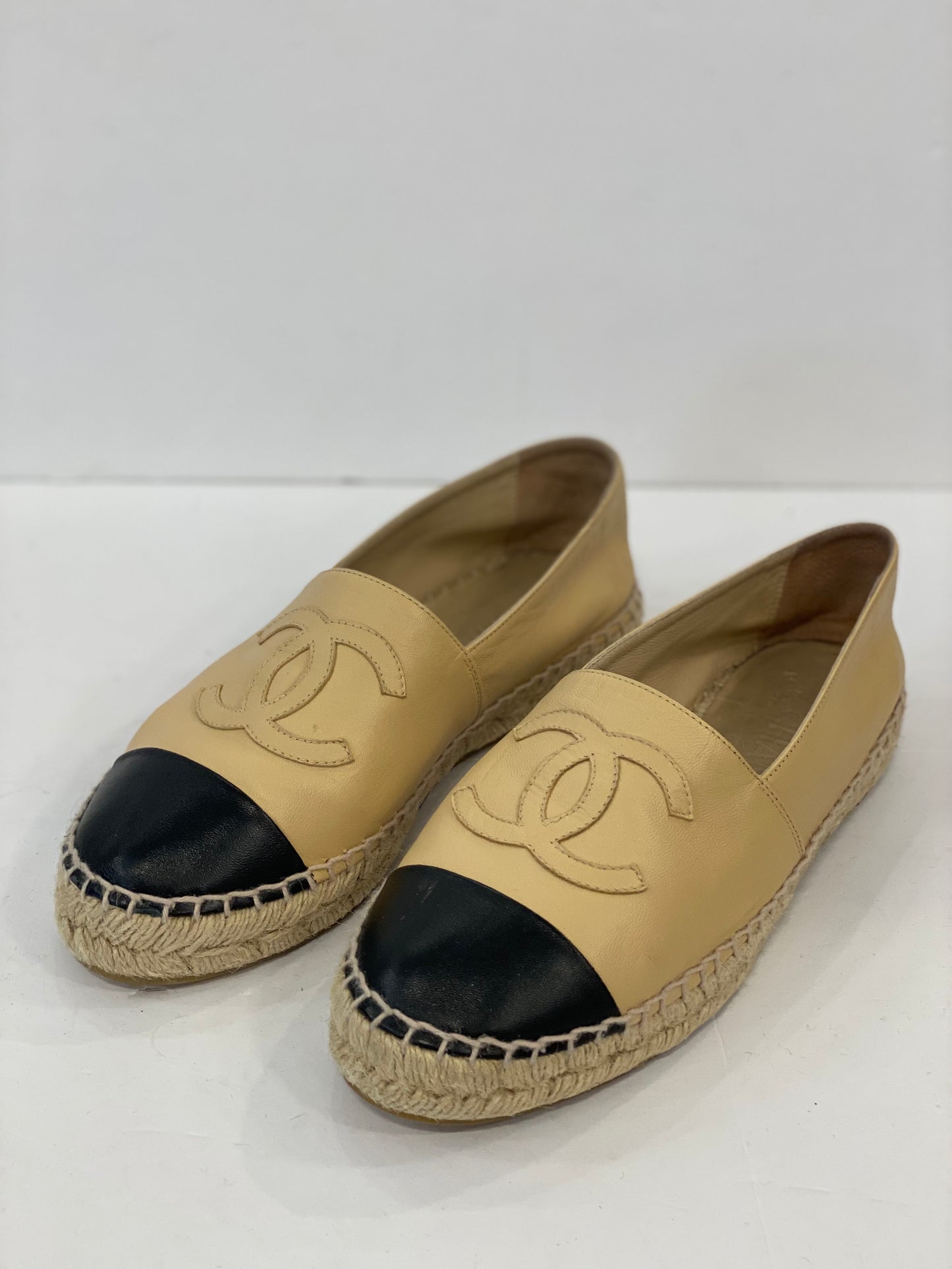 CHANEL Bi-Color Leather Espadrilles / US6.5-EU37