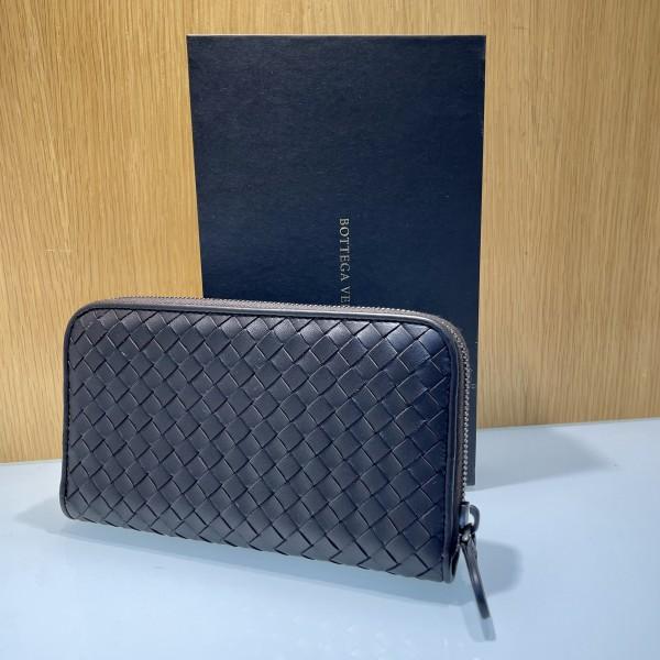 BOTTEGA VENETA NWT Long Purse