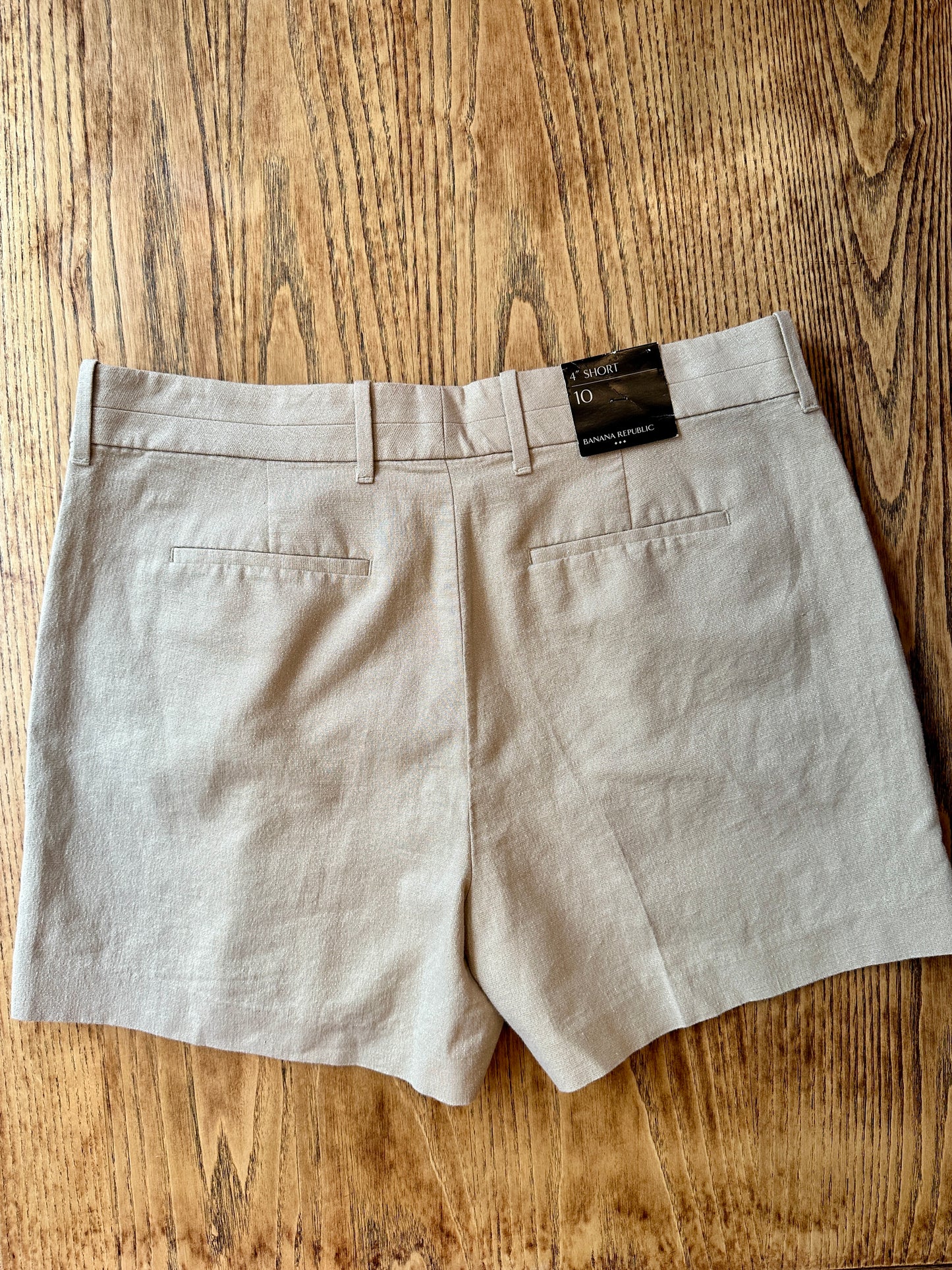 BANANA REPUBLIC NWT Shorts Size L-US10