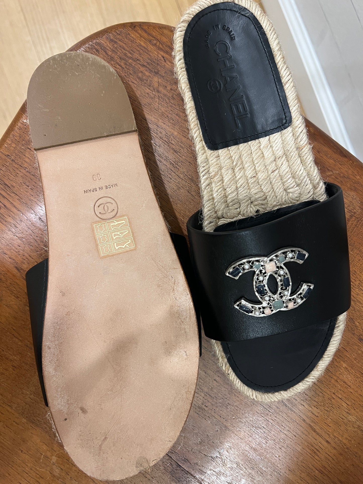 CHANEL CC leather espadrilles/ 39-8.5us