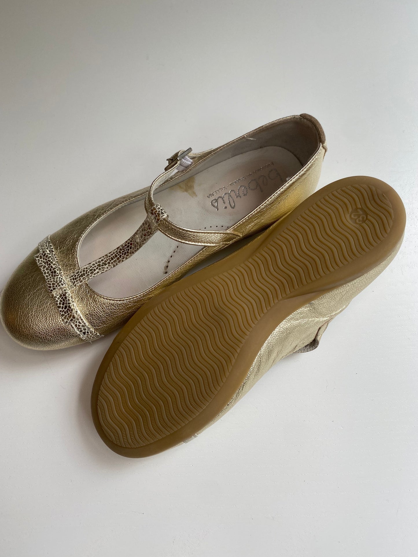 BEBERLIS Gold Ballerinas / Size 32