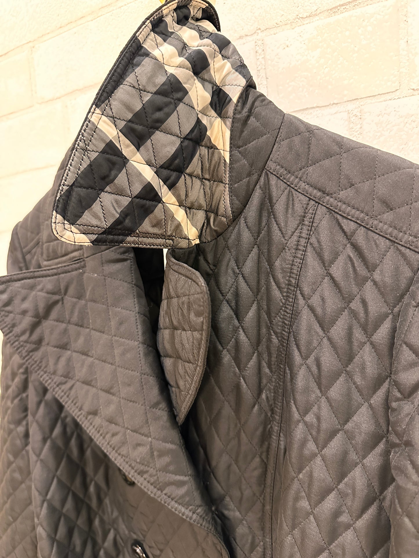 Burberry lightweight quilted jacket deals
