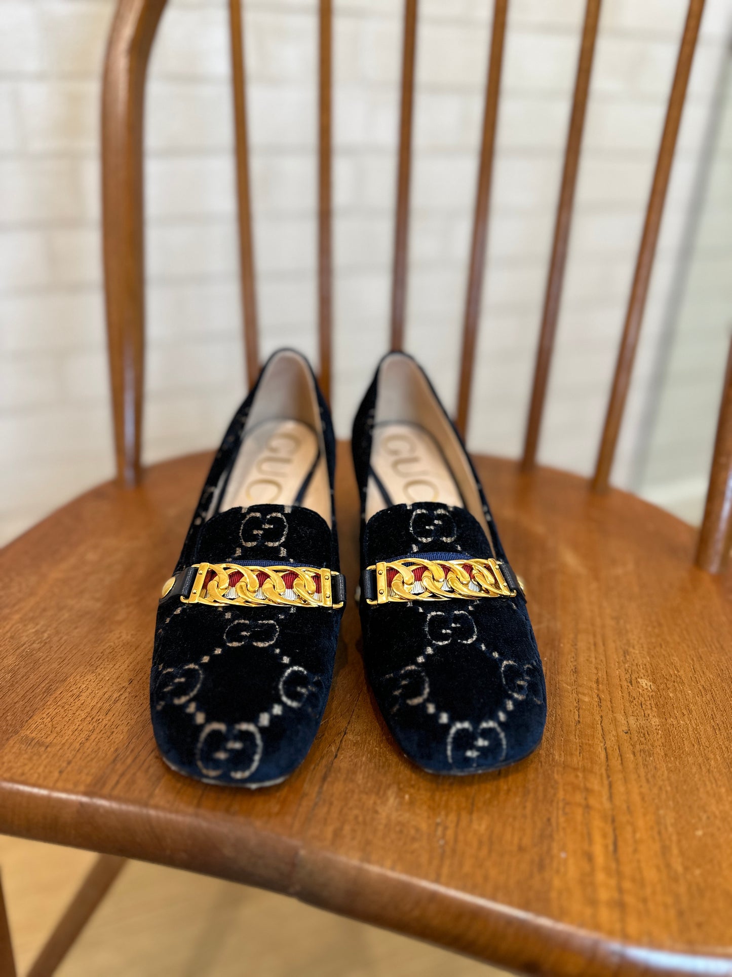 GUCCI velvet GG gold chain loafers / US6.5-EU37