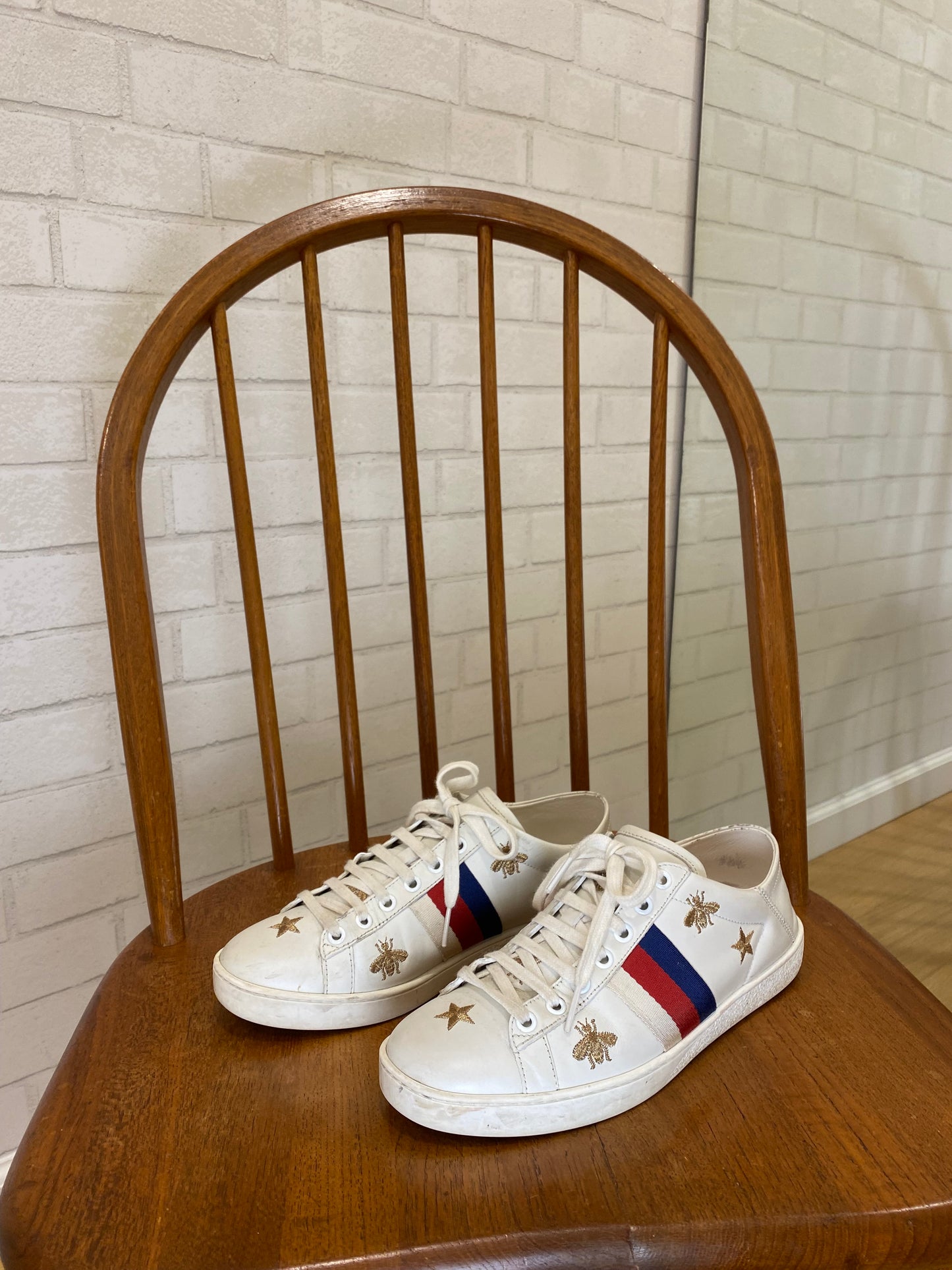 GUCCI Ace gold bees and stars sneakers/ 37-6.5