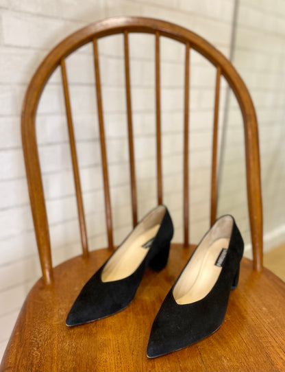 SANTORINI Pointy Suede Mules / US8.5-EU38.5