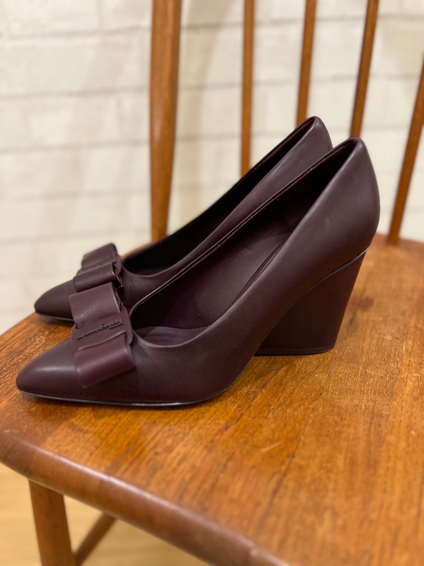 FERRAGAMO Viva leather pump NWT/ 8-38.5